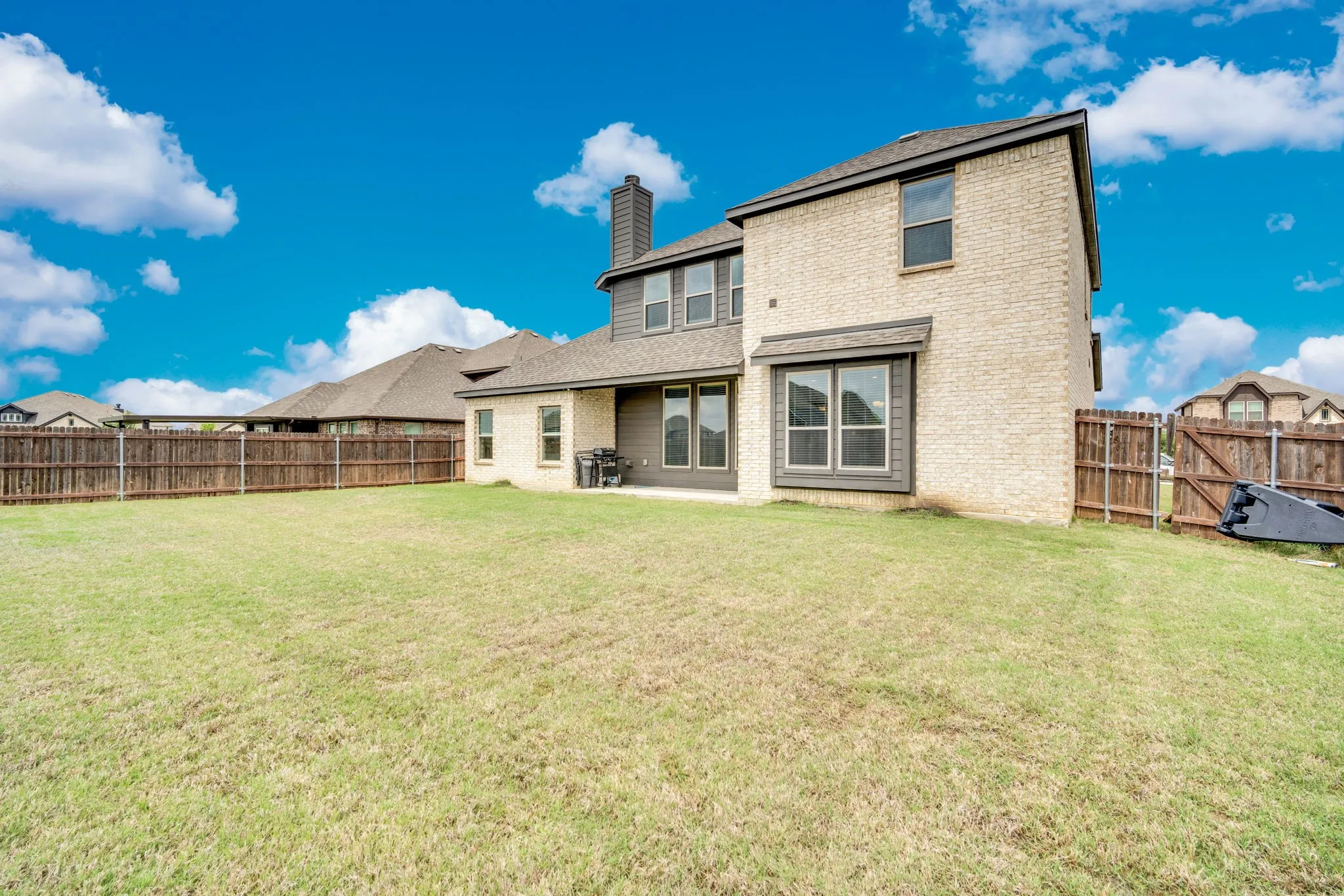 Single Family Residence For Sale in Ellis County , 624 Sirius Lane, Waxahachie, Texas 75165, 4 Bedroom, 4 Bathroom, 2 Garage spaces, 3,140 Sqft, built in 2022, mls#21402041, Real Estate Agent in Waxahachie, Homes For Sale in Ellis county, Homes For Sale in Waxahachie, Realtor in Waxahachie Texas, Real Estate Brokerage Independent Realty Texas, Luminita Cordes Realtor