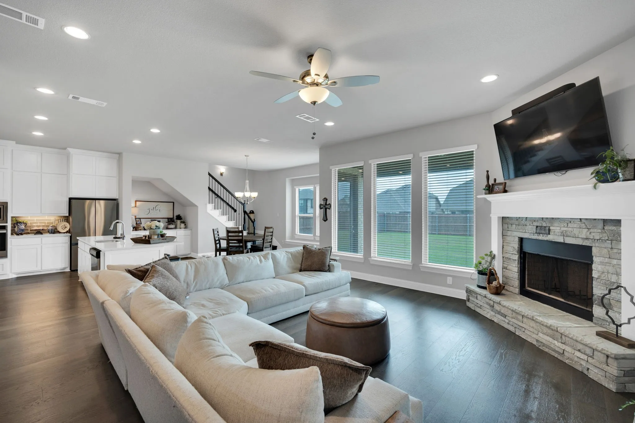 Single Family Residence For Sale in Ellis County , 624 Sirius Lane, Waxahachie, Texas 75165, 4 Bedroom, 4 Bathroom, 2 Garage spaces, 3,140 Sqft, built in 2022, mls#21402041, Real Estate Agent in Waxahachie, Homes For Sale in Ellis county, Homes For Sale in Waxahachie, Realtor in Waxahachie Texas, Real Estate Brokerage Independent Realty Texas, Luminita Cordes Realtor