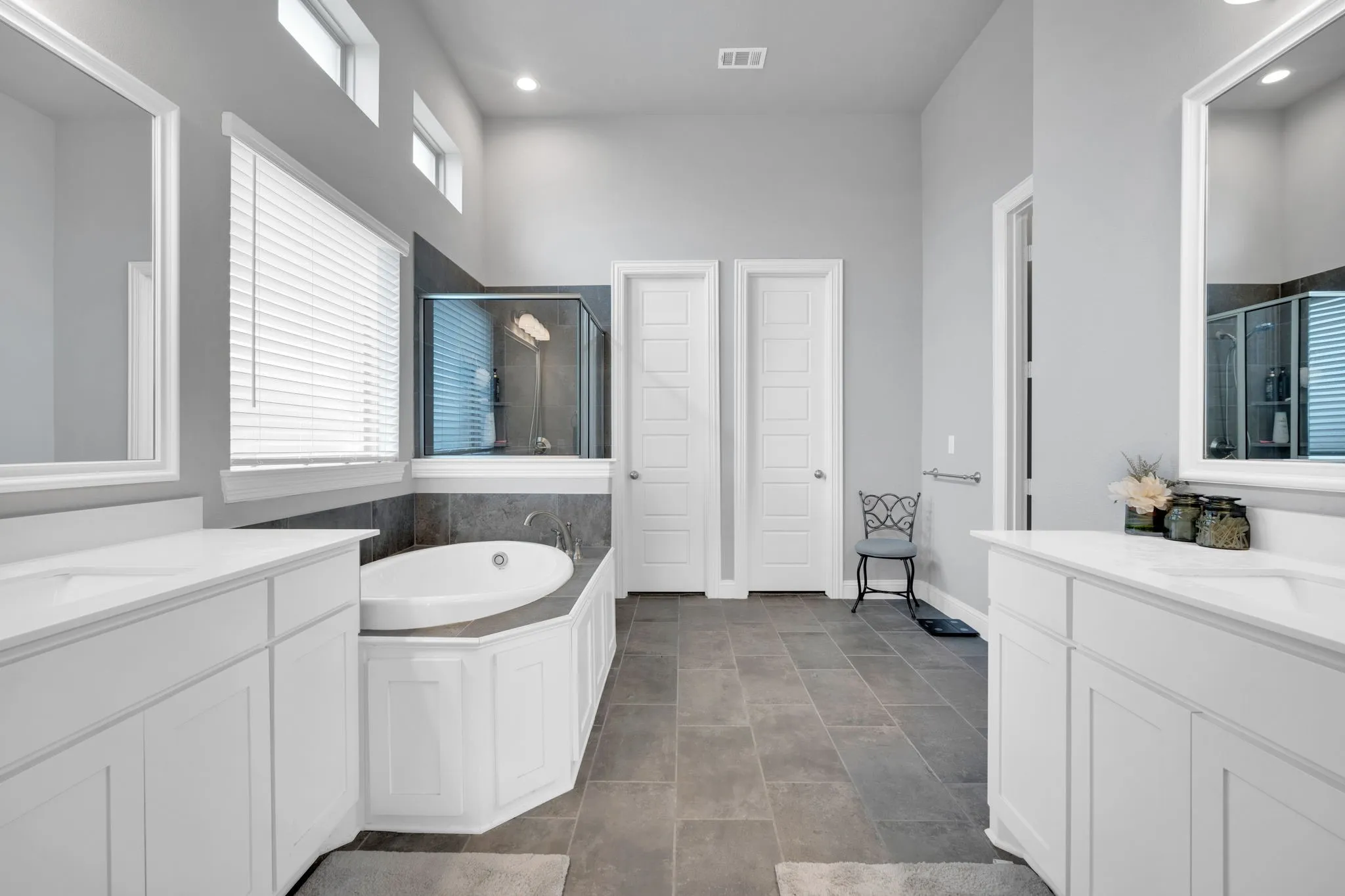 Single Family Residence For Sale in Ellis County , 624 Sirius Lane, Waxahachie, Texas 75165, 4 Bedroom, 4 Bathroom, 2 Garage spaces, 3,140 Sqft, built in 2022, mls#21402041, Real Estate Agent in Waxahachie, Homes For Sale in Ellis county, Homes For Sale in Waxahachie, Realtor in Waxahachie Texas, Real Estate Brokerage Independent Realty Texas, Luminita Cordes Realtor