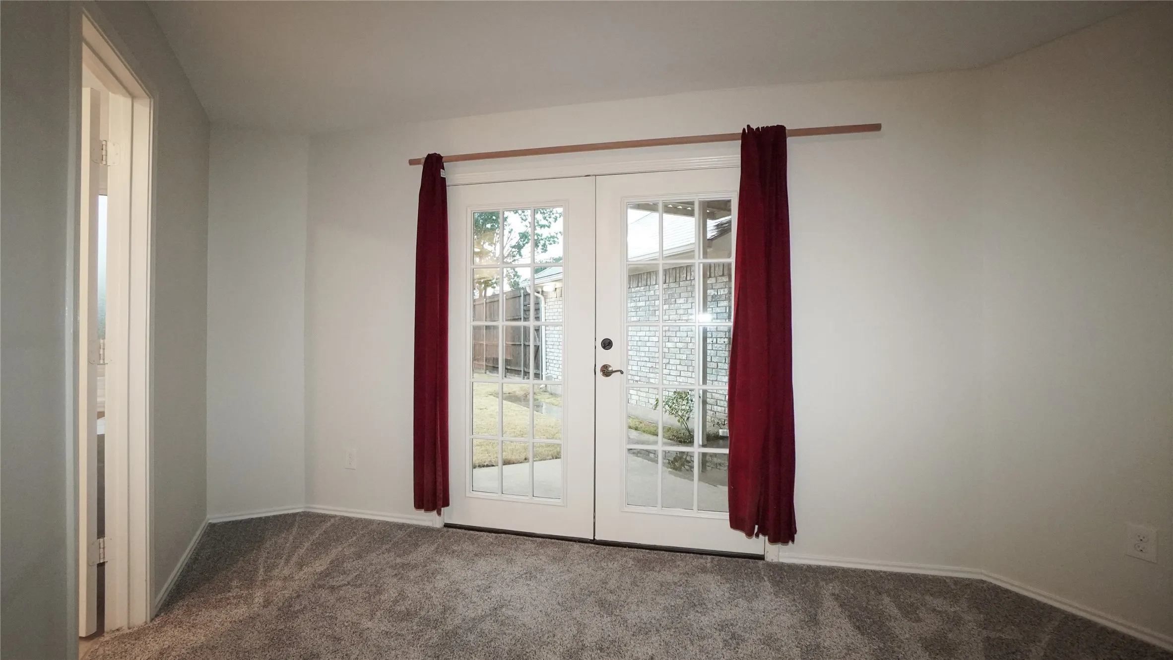 Single Family Residence For Rent in Dallas County , 2508 Hawk Drive, Mesquite, Texas 75181, 3 Bedroom, 2 Bathroom, 2 Garage spaces, 1,771 Sqft, built in 1988, mls#21401048, Real Estate Agent in Mesquite, Homes For Rent in Dallas county, Homes For Rent in Mesquite, Realtor in Mesquite Texas, Real Estate Brokerage Independent Realty Texas, Luminita Cordes Realtor