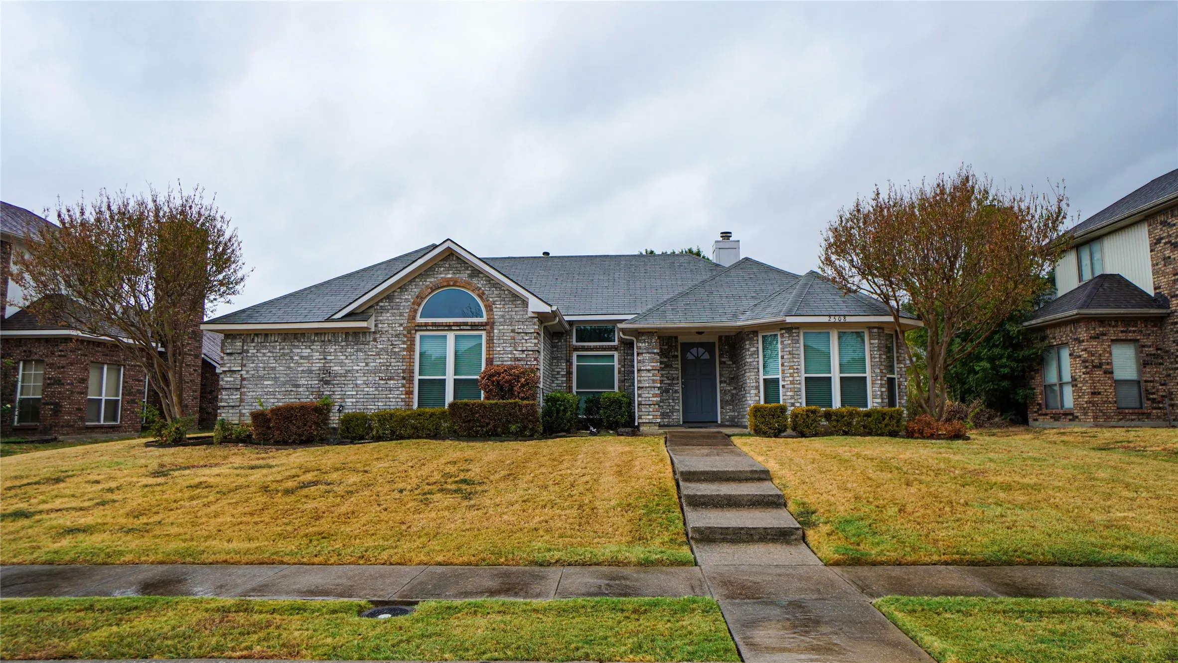 Single Family Residence For Rent in Dallas County , 2508 Hawk Drive, Mesquite, Texas 75181, 3 Bedroom, 2 Bathroom, 2 Garage spaces, 1,771 Sqft, built in 1988, mls#21401048, Real Estate Agent in Mesquite, Homes For Rent in Dallas county, Homes For Rent in Mesquite, Realtor in Mesquite Texas, Real Estate Brokerage Independent Realty Texas, Luminita Cordes Realtor