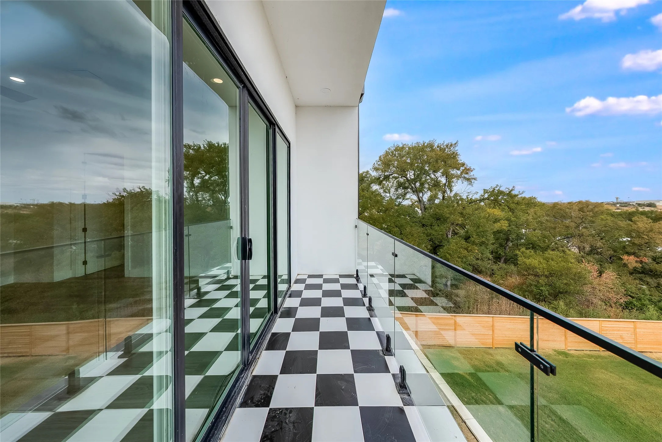 Single Family Residence For Sale in Denton County , 4581 N Shore Drive, The Colony, Texas 75056, 3 Bedroom, 4 Bathroom, 2 Garage spaces, 2,446 Sqft, built in 2026, mls#21401085, Real Estate Agent in The Colony, Homes For Sale in Denton county, Homes For Sale in The Colony, Realtor in The Colony Texas, Real Estate Brokerage Independent Realty Texas, Luminita Cordes Realtor