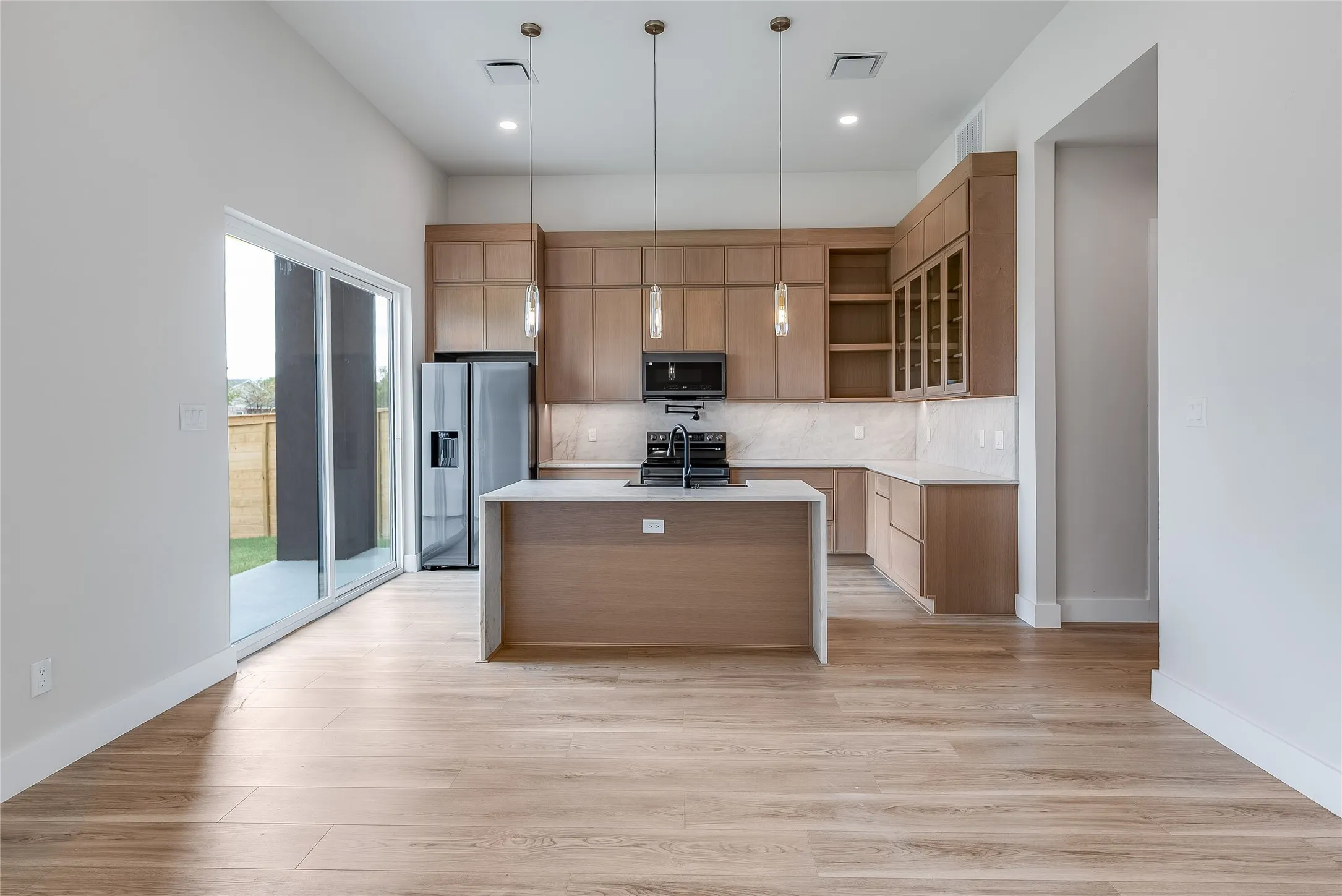 Single Family Residence For Sale in Denton County , 4581 N Shore Drive, The Colony, Texas 75056, 3 Bedroom, 4 Bathroom, 2 Garage spaces, 2,446 Sqft, built in 2026, mls#21401085, Real Estate Agent in The Colony, Homes For Sale in Denton county, Homes For Sale in The Colony, Realtor in The Colony Texas, Real Estate Brokerage Independent Realty Texas, Luminita Cordes Realtor