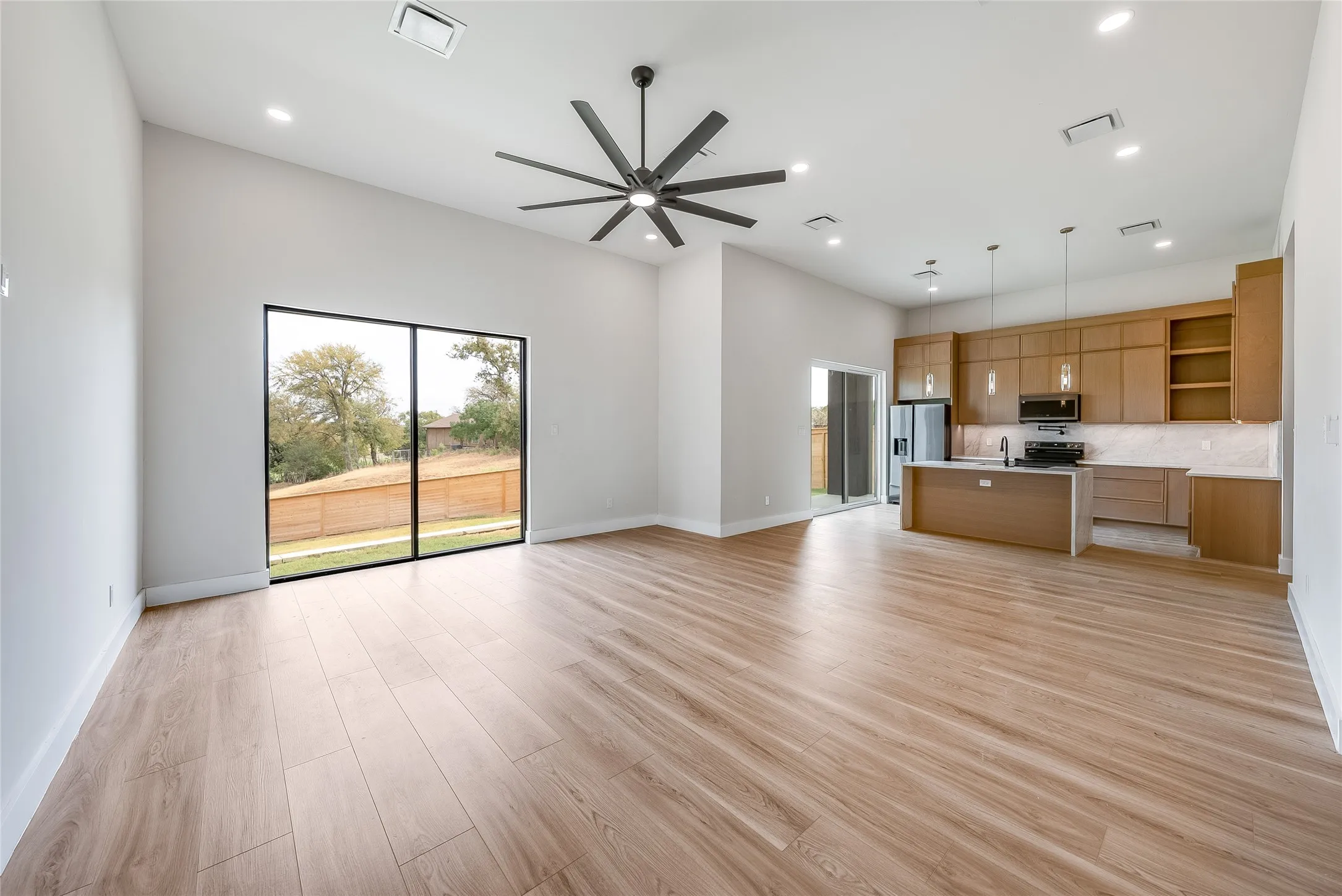 Single Family Residence For Sale in Denton County , 4581 N Shore Drive, The Colony, Texas 75056, 3 Bedroom, 4 Bathroom, 2 Garage spaces, 2,446 Sqft, built in 2026, mls#21401085, Real Estate Agent in The Colony, Homes For Sale in Denton county, Homes For Sale in The Colony, Realtor in The Colony Texas, Real Estate Brokerage Independent Realty Texas, Luminita Cordes Realtor