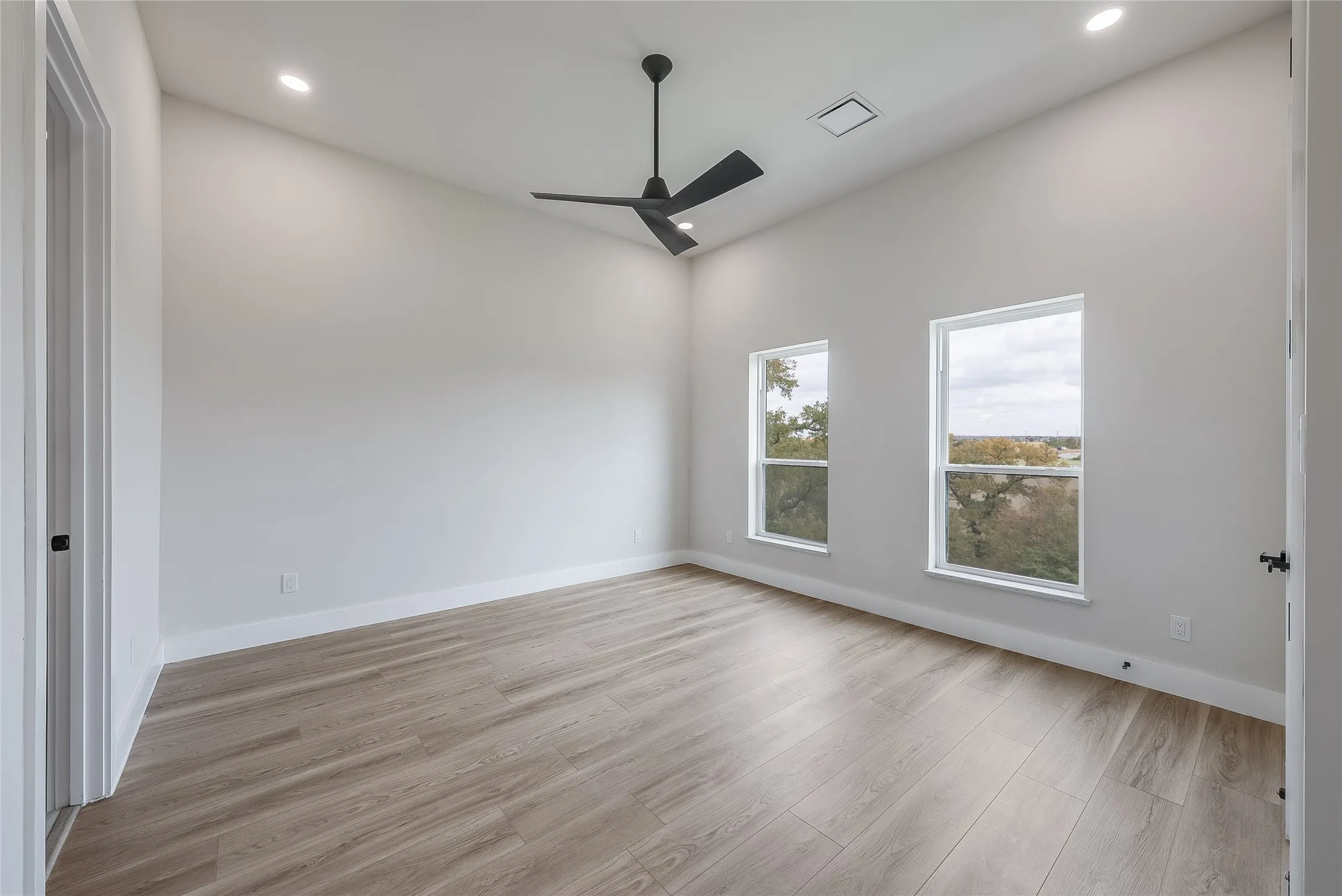 Single Family Residence For Sale in Denton County , 4581 N Shore Drive, The Colony, Texas 75056, 3 Bedroom, 4 Bathroom, 2 Garage spaces, 2,446 Sqft, built in 2026, mls#21401085, Real Estate Agent in The Colony, Homes For Sale in Denton county, Homes For Sale in The Colony, Realtor in The Colony Texas, Real Estate Brokerage Independent Realty Texas, Luminita Cordes Realtor