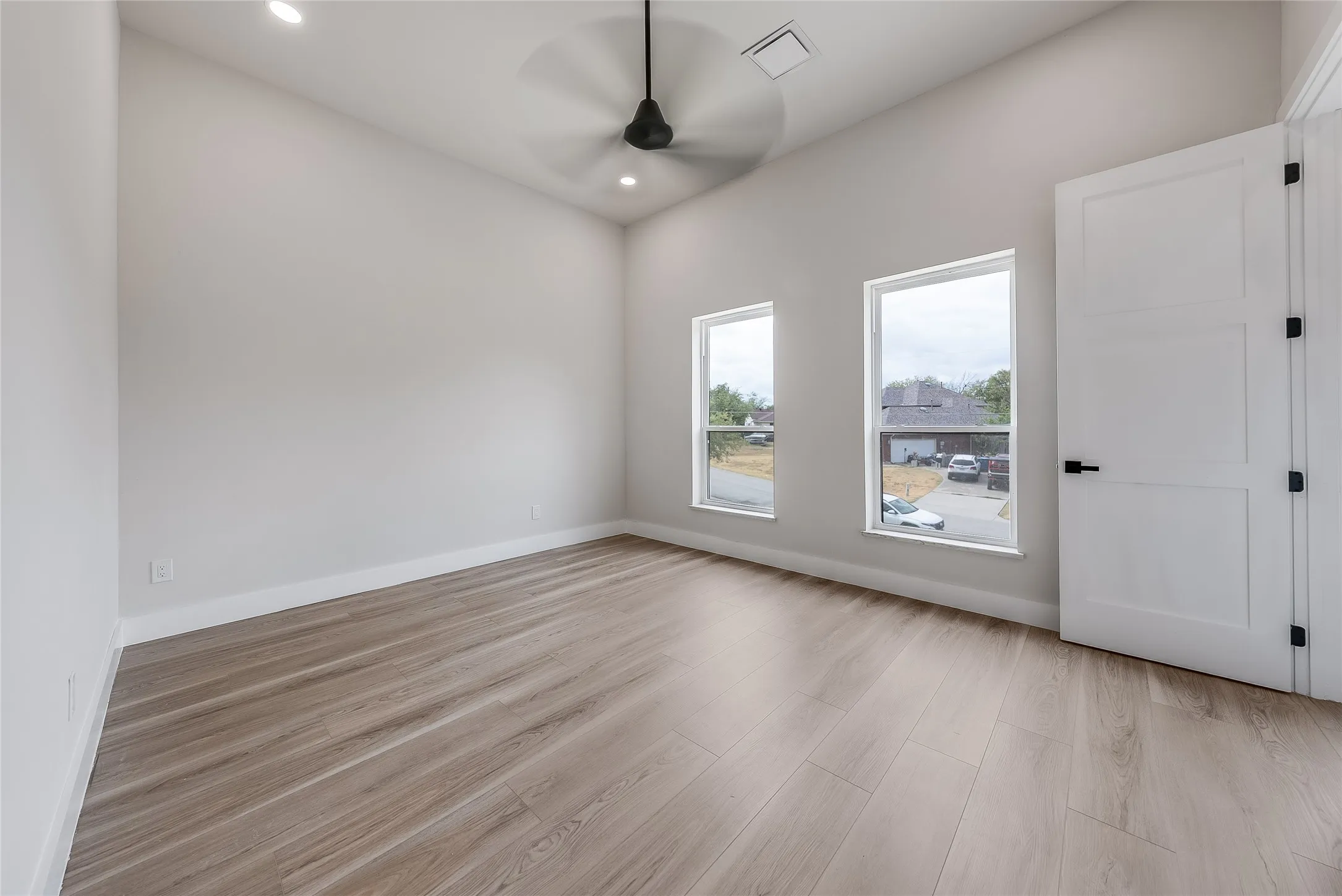 Single Family Residence For Sale in Denton County , 4581 N Shore Drive, The Colony, Texas 75056, 3 Bedroom, 4 Bathroom, 2 Garage spaces, 2,446 Sqft, built in 2026, mls#21401085, Real Estate Agent in The Colony, Homes For Sale in Denton county, Homes For Sale in The Colony, Realtor in The Colony Texas, Real Estate Brokerage Independent Realty Texas, Luminita Cordes Realtor