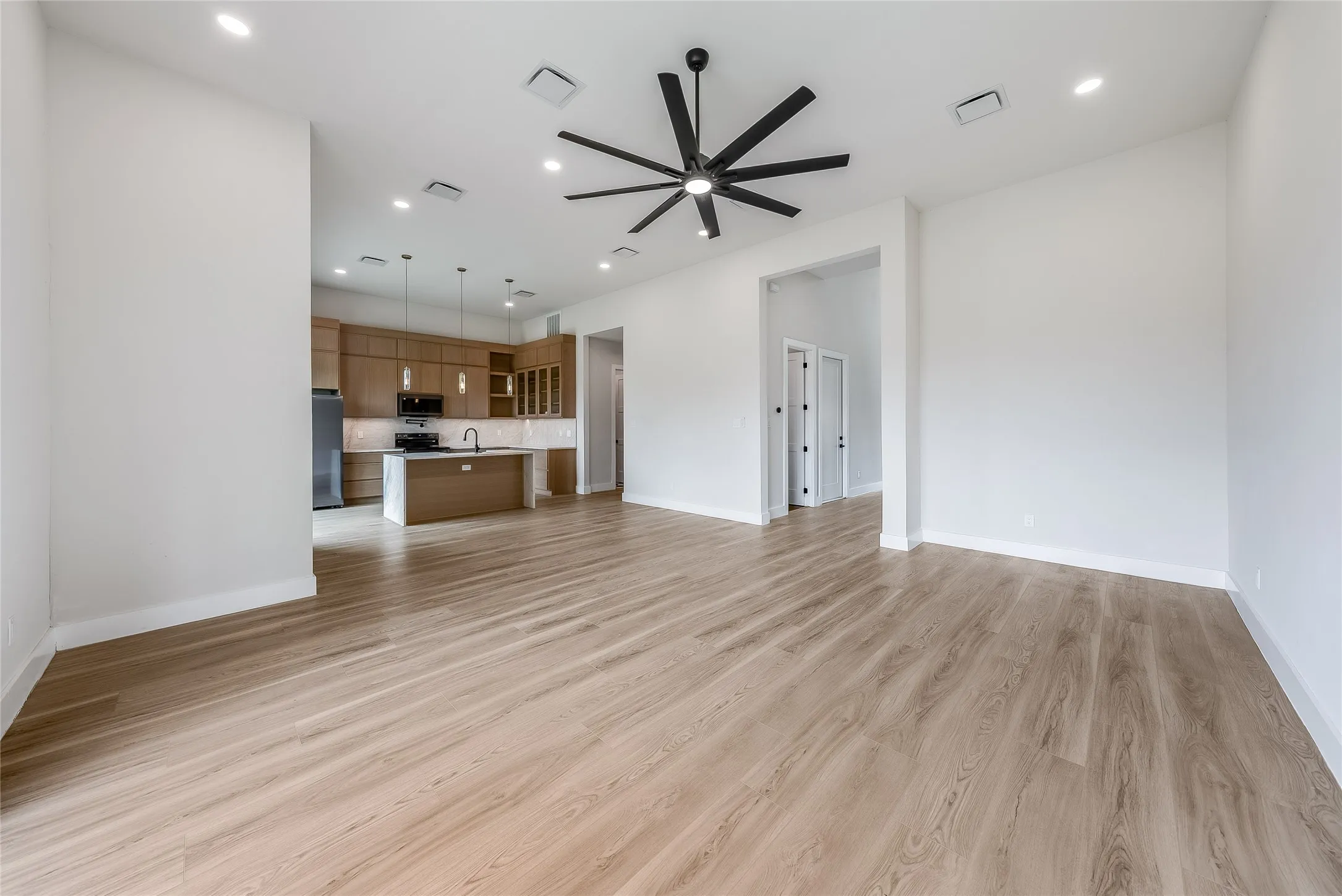 Single Family Residence For Sale in Denton County , 4581 N Shore Drive, The Colony, Texas 75056, 3 Bedroom, 4 Bathroom, 2 Garage spaces, 2,446 Sqft, built in 2026, mls#21401085, Real Estate Agent in The Colony, Homes For Sale in Denton county, Homes For Sale in The Colony, Realtor in The Colony Texas, Real Estate Brokerage Independent Realty Texas, Luminita Cordes Realtor