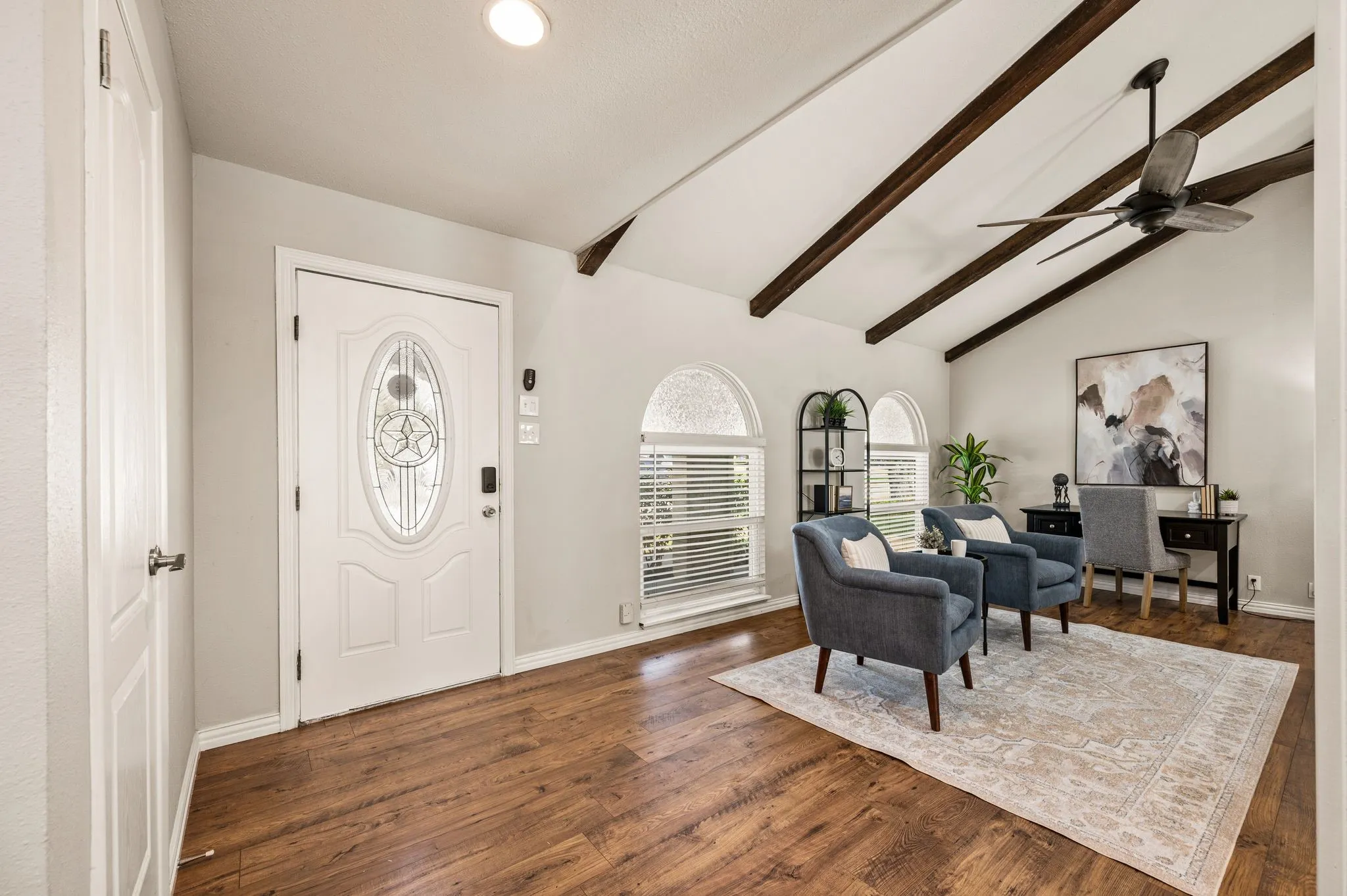 Single Family Residence For Sale in Tarrant County , 633 Lewis Drive, Hurst, Texas 76054, 4 Bedroom, 2 Bathroom, Garage spaces, 2,227 Sqft, built in 1973, mls#21396481, Real Estate Agent in Hurst, Homes For Sale in Tarrant county, Homes For Sale in Hurst, Realtor in Hurst Texas, Real Estate Brokerage Independent Realty Texas, Luminita Cordes Realtor