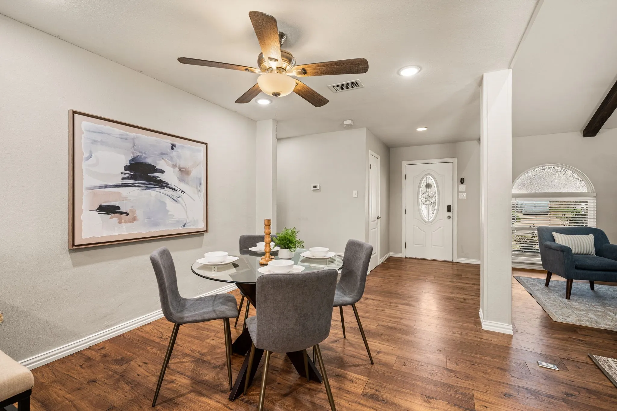 Single Family Residence For Sale in Tarrant County , 633 Lewis Drive, Hurst, Texas 76054, 4 Bedroom, 2 Bathroom, Garage spaces, 2,227 Sqft, built in 1973, mls#21396481, Real Estate Agent in Hurst, Homes For Sale in Tarrant county, Homes For Sale in Hurst, Realtor in Hurst Texas, Real Estate Brokerage Independent Realty Texas, Luminita Cordes Realtor