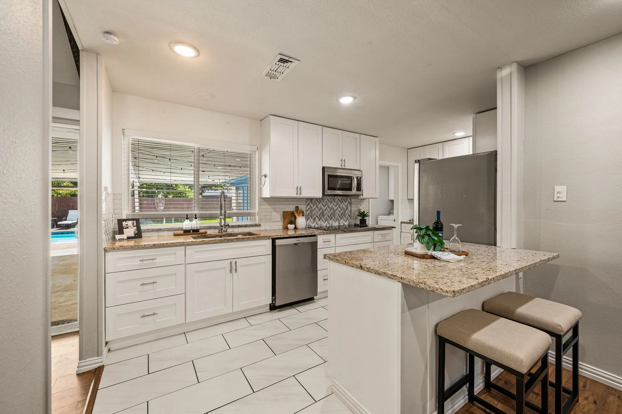 Single Family Residence For Sale in Tarrant County , 633 Lewis Drive, Hurst, Texas 76054, 4 Bedroom, 2 Bathroom, Garage spaces, 2,227 Sqft, built in 1973, mls#21396481, Real Estate Agent in Hurst, Homes For Sale in Tarrant county, Homes For Sale in Hurst, Realtor in Hurst Texas, Real Estate Brokerage Independent Realty Texas, Luminita Cordes Realtor