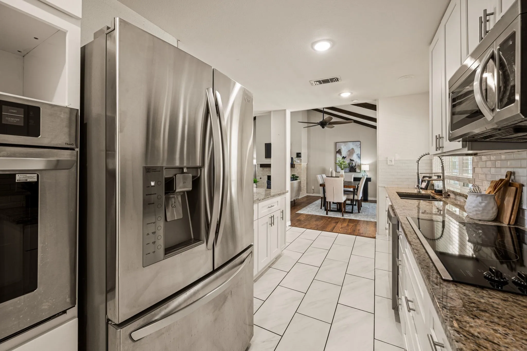 Single Family Residence For Sale in Tarrant County , 633 Lewis Drive, Hurst, Texas 76054, 4 Bedroom, 2 Bathroom, Garage spaces, 2,227 Sqft, built in 1973, mls#21396481, Real Estate Agent in Hurst, Homes For Sale in Tarrant county, Homes For Sale in Hurst, Realtor in Hurst Texas, Real Estate Brokerage Independent Realty Texas, Luminita Cordes Realtor