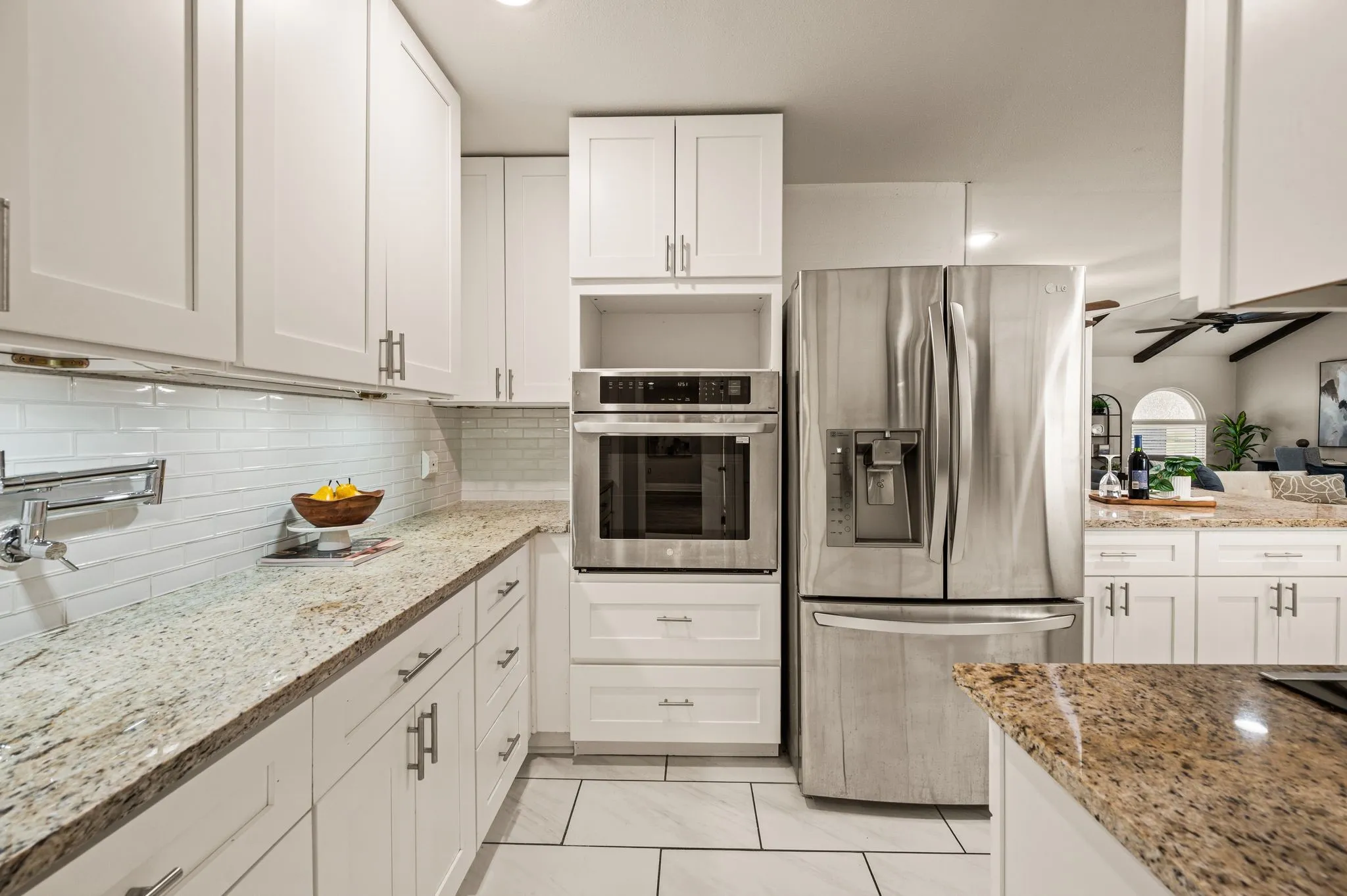 Single Family Residence For Sale in Tarrant County , 633 Lewis Drive, Hurst, Texas 76054, 4 Bedroom, 2 Bathroom, Garage spaces, 2,227 Sqft, built in 1973, mls#21396481, Real Estate Agent in Hurst, Homes For Sale in Tarrant county, Homes For Sale in Hurst, Realtor in Hurst Texas, Real Estate Brokerage Independent Realty Texas, Luminita Cordes Realtor