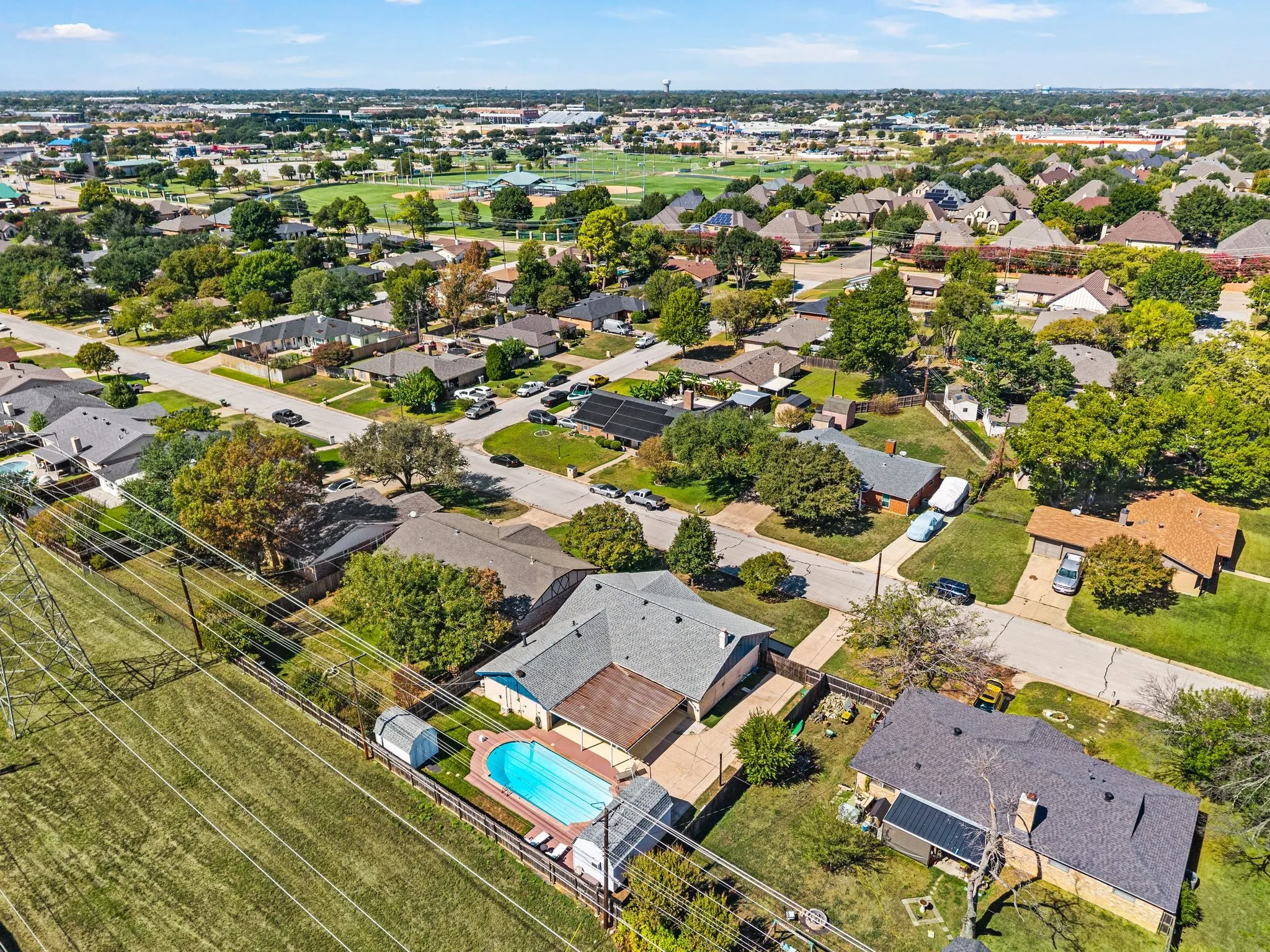 Single Family Residence For Sale in Tarrant County , 633 Lewis Drive, Hurst, Texas 76054, 4 Bedroom, 2 Bathroom, Garage spaces, 2,227 Sqft, built in 1973, mls#21396481, Real Estate Agent in Hurst, Homes For Sale in Tarrant county, Homes For Sale in Hurst, Realtor in Hurst Texas, Real Estate Brokerage Independent Realty Texas, Luminita Cordes Realtor