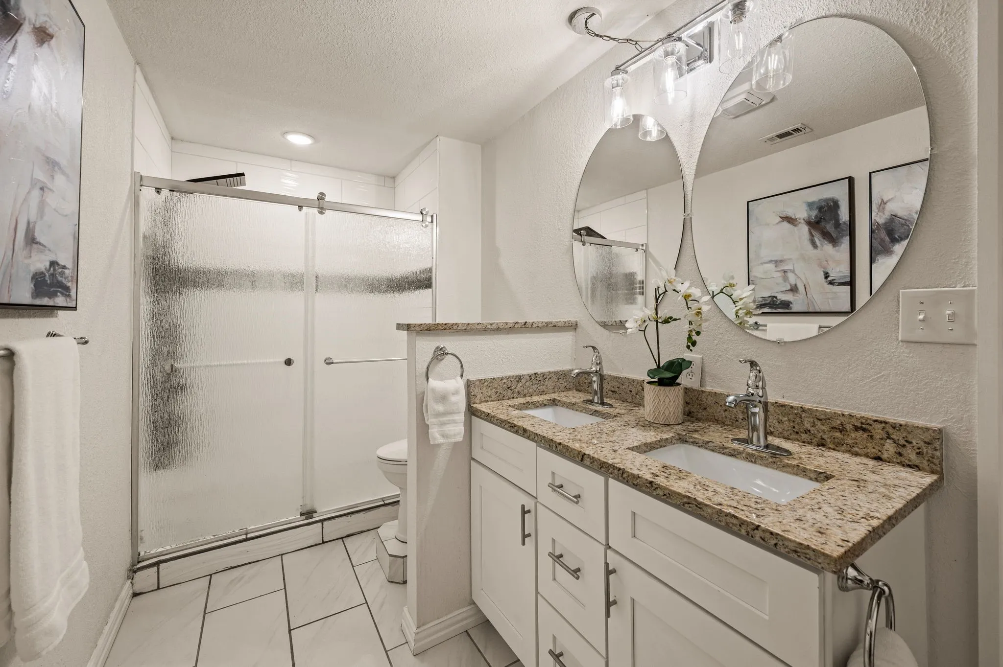 Single Family Residence For Sale in Tarrant County , 633 Lewis Drive, Hurst, Texas 76054, 4 Bedroom, 2 Bathroom, Garage spaces, 2,227 Sqft, built in 1973, mls#21396481, Real Estate Agent in Hurst, Homes For Sale in Tarrant county, Homes For Sale in Hurst, Realtor in Hurst Texas, Real Estate Brokerage Independent Realty Texas, Luminita Cordes Realtor