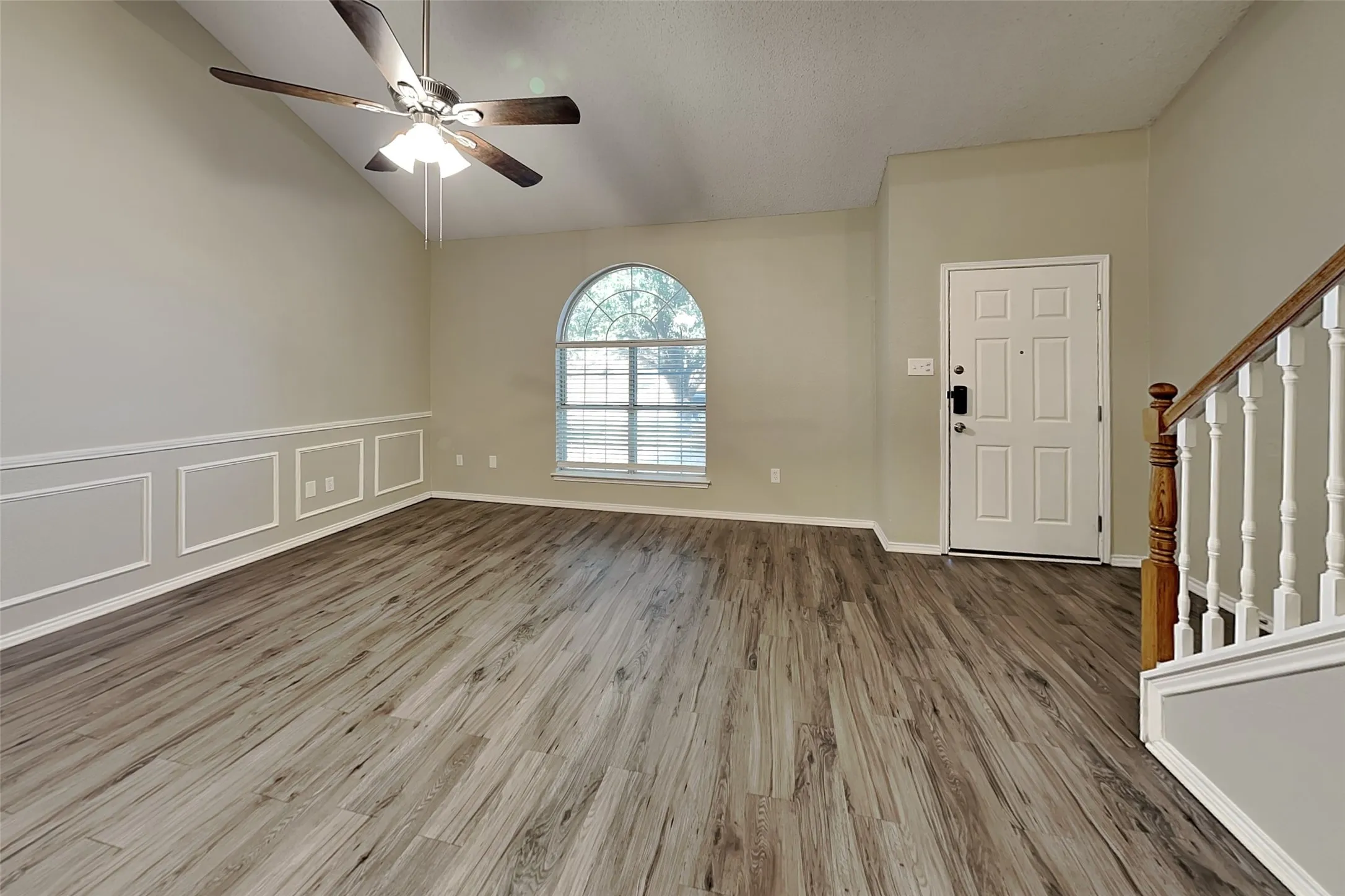 Single Family Residence For Rent in Tarrant County , 8820 Quarry Circle, Fort Worth, Texas 76244, 5 Bedroom, 3 Bathroom, 2 Garage spaces, 1,992 Sqft, built in 2000, mls#21402042, Real Estate Agent in Fort Worth, Homes For Rent in Tarrant county, Homes For Rent in Fort Worth, Realtor in Fort Worth Texas, Real Estate Brokerage Independent Realty Texas, Luminita Cordes Realtor