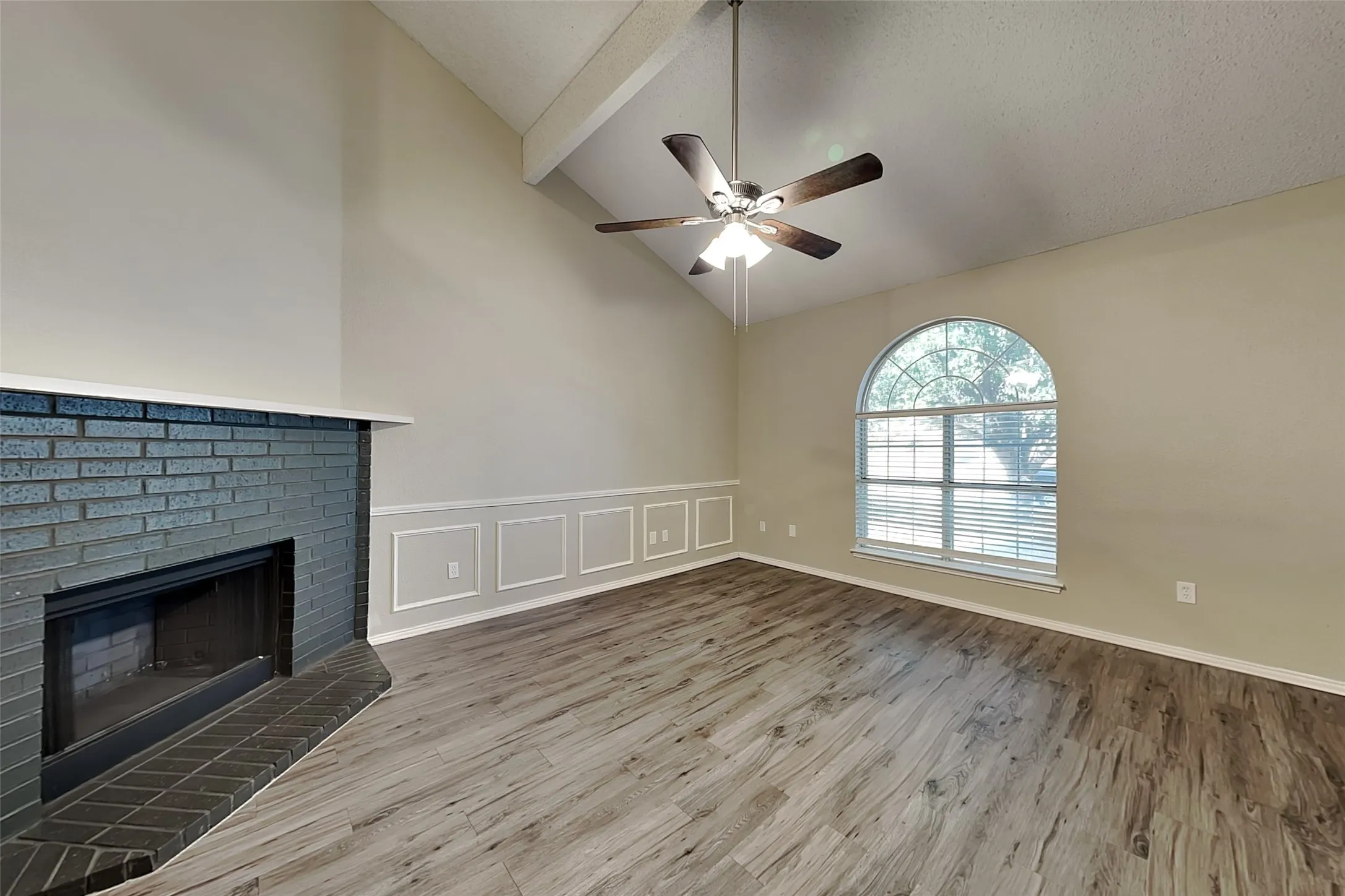Single Family Residence For Rent in Tarrant County , 8820 Quarry Circle, Fort Worth, Texas 76244, 5 Bedroom, 3 Bathroom, 2 Garage spaces, 1,992 Sqft, built in 2000, mls#21402042, Real Estate Agent in Fort Worth, Homes For Rent in Tarrant county, Homes For Rent in Fort Worth, Realtor in Fort Worth Texas, Real Estate Brokerage Independent Realty Texas, Luminita Cordes Realtor