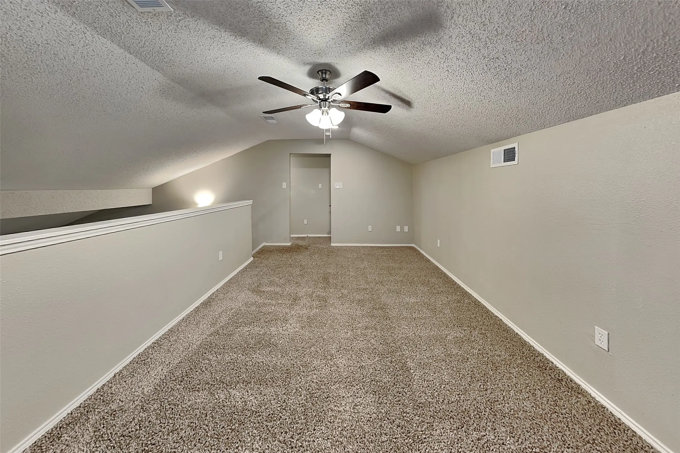 Single Family Residence For Rent in Tarrant County , 8820 Quarry Circle, Fort Worth, Texas 76244, 5 Bedroom, 3 Bathroom, 2 Garage spaces, 1,992 Sqft, built in 2000, mls#21402042, Real Estate Agent in Fort Worth, Homes For Rent in Tarrant county, Homes For Rent in Fort Worth, Realtor in Fort Worth Texas, Real Estate Brokerage Independent Realty Texas, Luminita Cordes Realtor