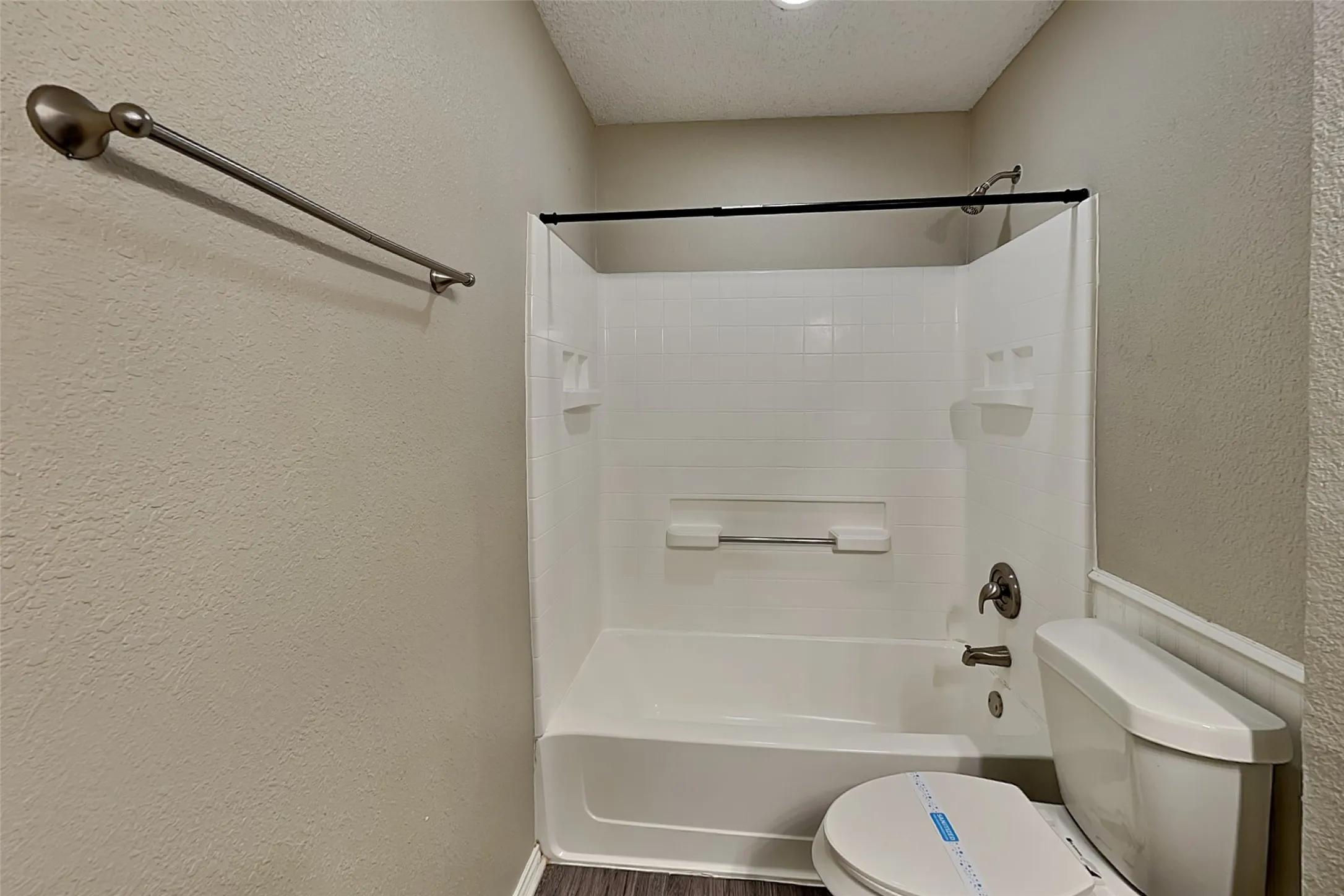 Single Family Residence For Rent in Tarrant County , 8820 Quarry Circle, Fort Worth, Texas 76244, 5 Bedroom, 3 Bathroom, 2 Garage spaces, 1,992 Sqft, built in 2000, mls#21402042, Real Estate Agent in Fort Worth, Homes For Rent in Tarrant county, Homes For Rent in Fort Worth, Realtor in Fort Worth Texas, Real Estate Brokerage Independent Realty Texas, Luminita Cordes Realtor
