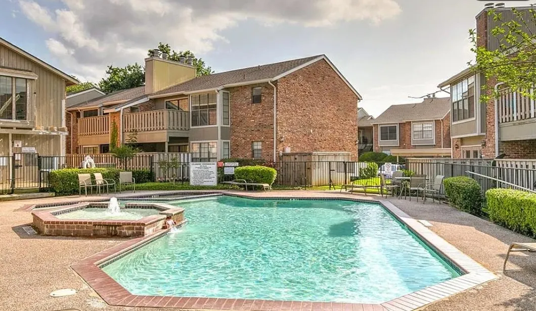 Condominium For Sale in Tarrant County , 2700 Silver Creek Drive 166, Arlington, Texas 76006, 2 Bedroom, 1 Bathroom, Garage spaces, 888 Sqft, built in 1983, mls#21401815, Real Estate Agent in Arlington, Homes For Sale in Tarrant county, Homes For Sale in Arlington, Realtor in Arlington Texas, Real Estate Brokerage Independent Realty Texas, Luminita Cordes Realtor