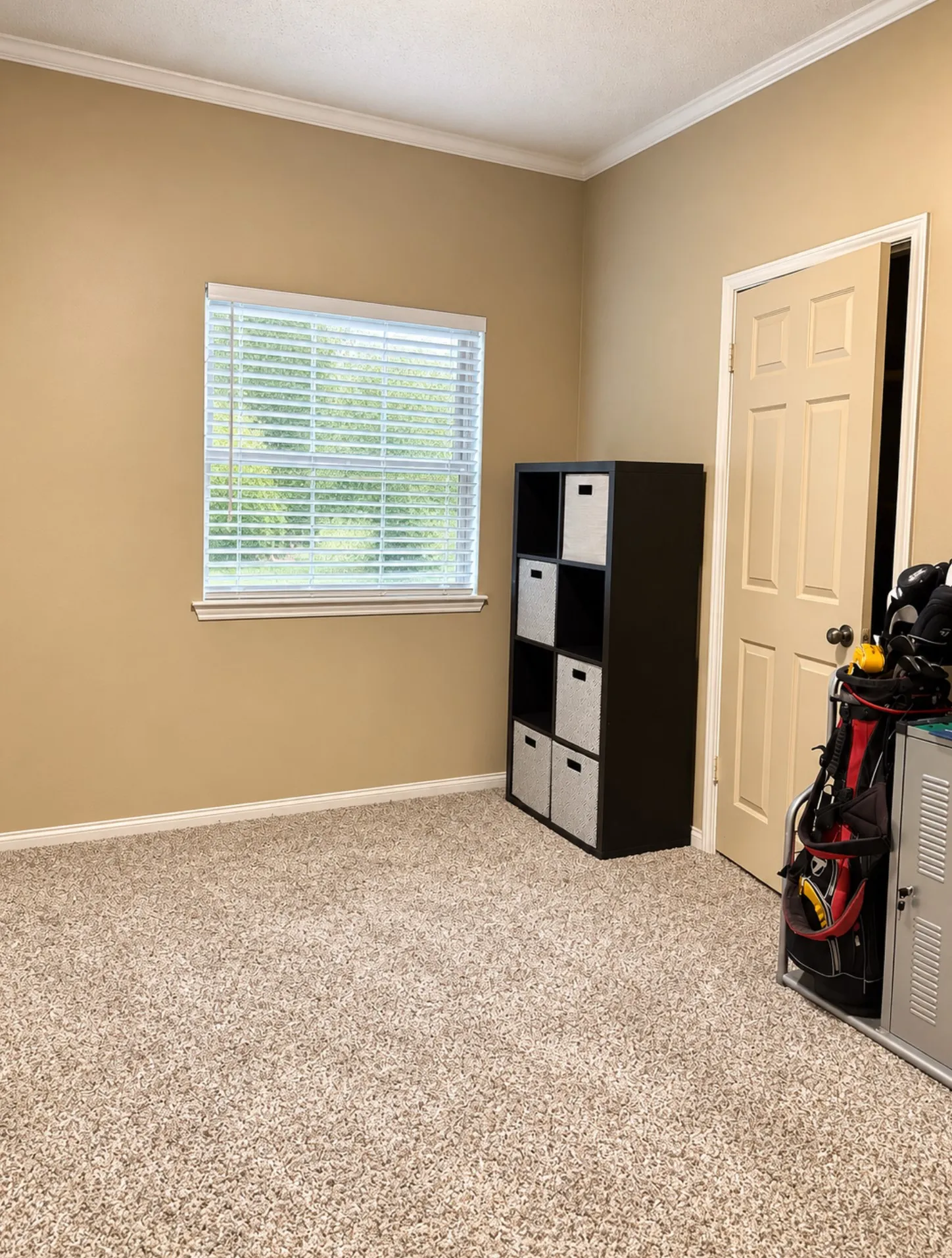 Condominium For Sale in Tarrant County , 2700 Silver Creek Drive 166, Arlington, Texas 76006, 2 Bedroom, 1 Bathroom, Garage spaces, 888 Sqft, built in 1983, mls#21401815, Real Estate Agent in Arlington, Homes For Sale in Tarrant county, Homes For Sale in Arlington, Realtor in Arlington Texas, Real Estate Brokerage Independent Realty Texas, Luminita Cordes Realtor
