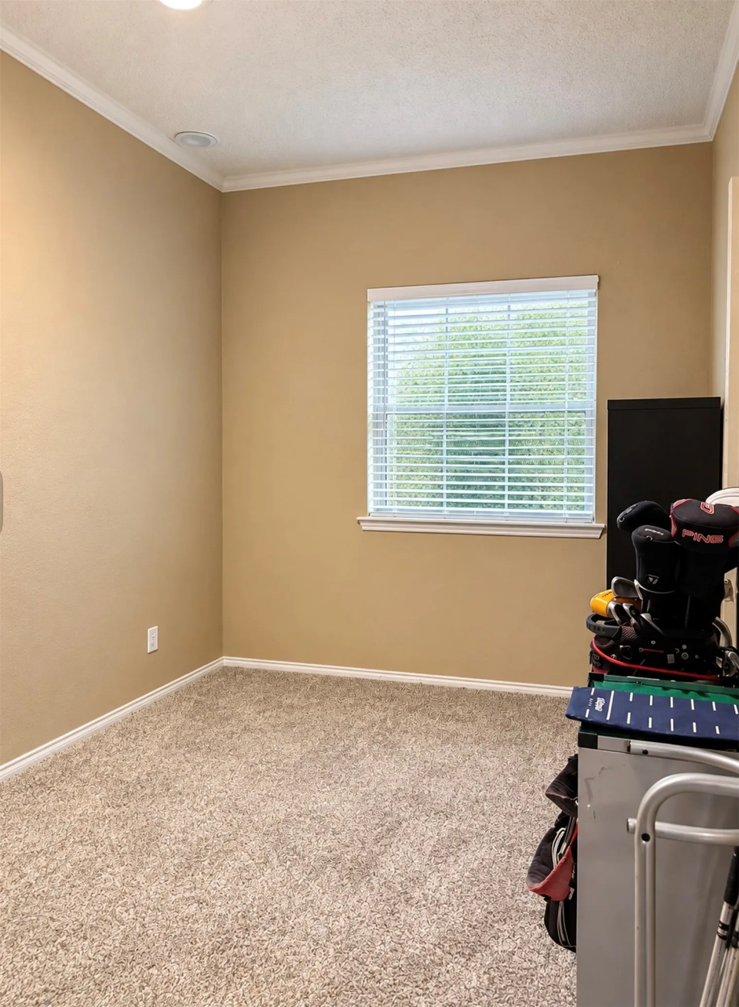 Condominium For Sale in Tarrant County , 2700 Silver Creek Drive 166, Arlington, Texas 76006, 2 Bedroom, 1 Bathroom, Garage spaces, 888 Sqft, built in 1983, mls#21401815, Real Estate Agent in Arlington, Homes For Sale in Tarrant county, Homes For Sale in Arlington, Realtor in Arlington Texas, Real Estate Brokerage Independent Realty Texas, Luminita Cordes Realtor