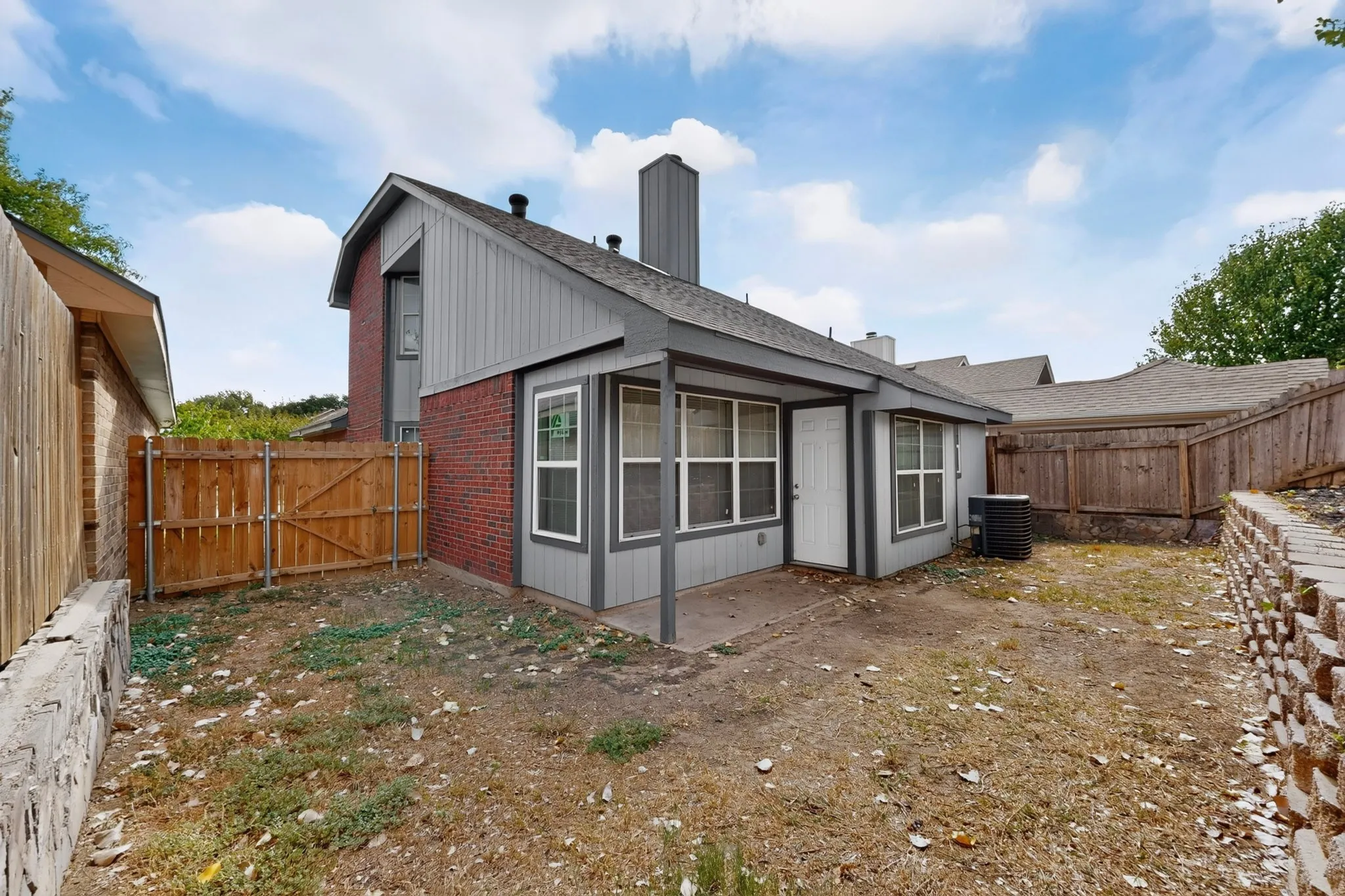 Single Family Residence For Rent in Denton County , 918 Sylvan Creek Drive, Lewisville, Texas 75067, 3 Bedroom, 2 Bathroom, 1 Garage spaces, 1,466 Sqft, built in 1985, mls#21402066, Real Estate Agent in Lewisville, Homes For Rent in Denton county, Homes For Rent in Lewisville, Realtor in Lewisville Texas, Real Estate Brokerage Independent Realty Texas, Luminita Cordes Realtor