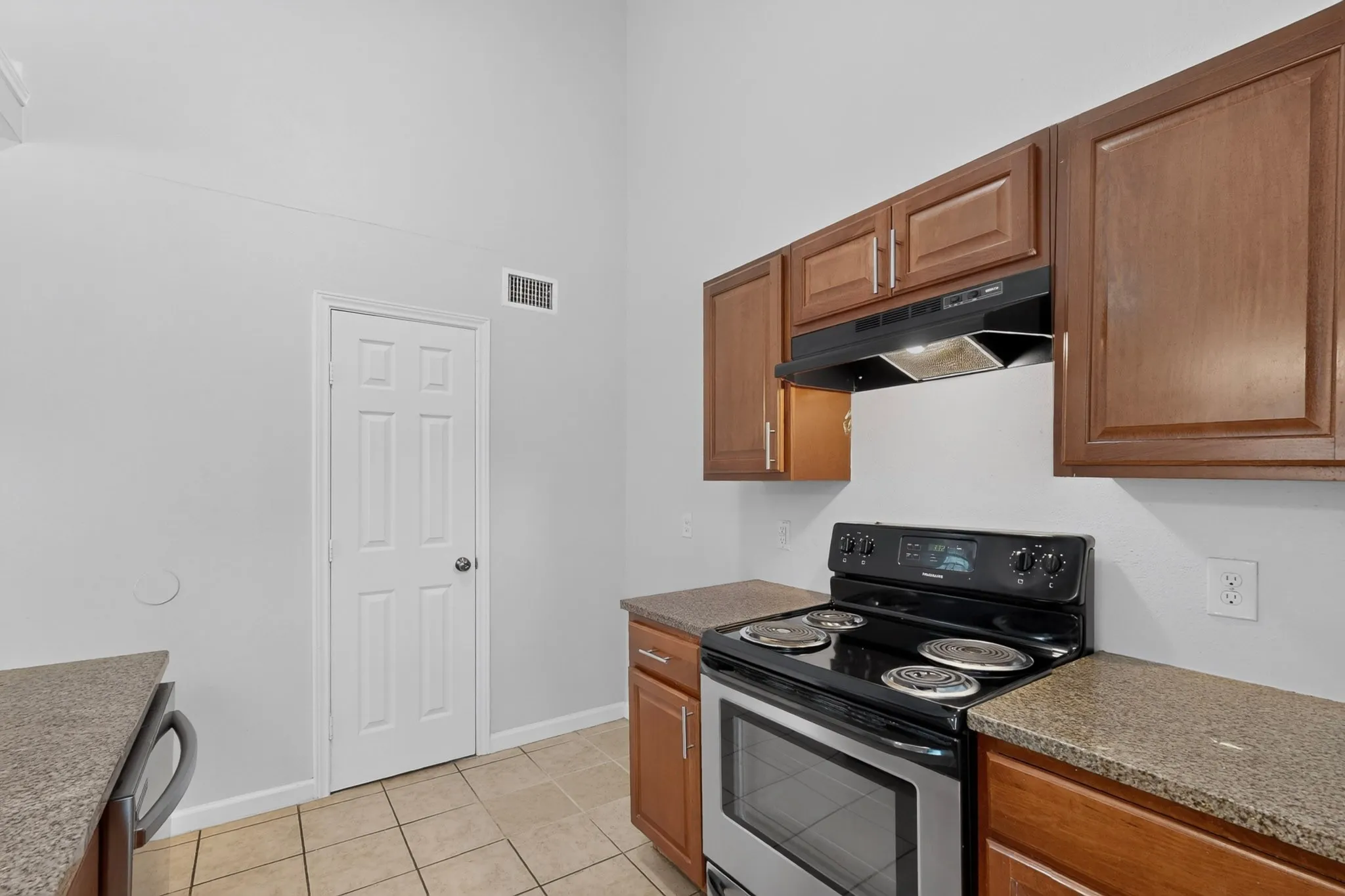 Single Family Residence For Rent in Denton County , 918 Sylvan Creek Drive, Lewisville, Texas 75067, 3 Bedroom, 2 Bathroom, 1 Garage spaces, 1,466 Sqft, built in 1985, mls#21402066, Real Estate Agent in Lewisville, Homes For Rent in Denton county, Homes For Rent in Lewisville, Realtor in Lewisville Texas, Real Estate Brokerage Independent Realty Texas, Luminita Cordes Realtor