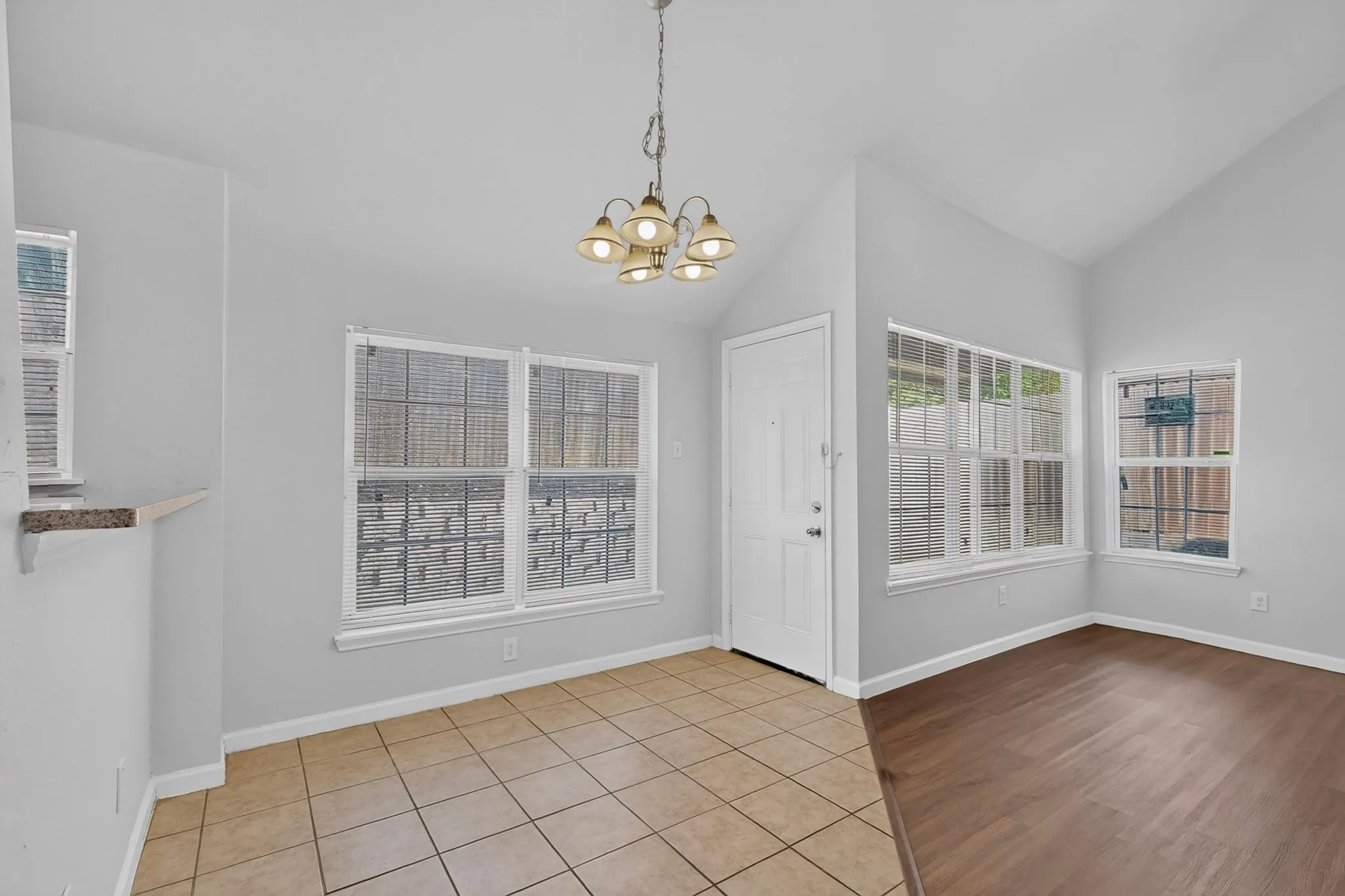 Single Family Residence For Rent in Denton County , 918 Sylvan Creek Drive, Lewisville, Texas 75067, 3 Bedroom, 2 Bathroom, 1 Garage spaces, 1,466 Sqft, built in 1985, mls#21402066, Real Estate Agent in Lewisville, Homes For Rent in Denton county, Homes For Rent in Lewisville, Realtor in Lewisville Texas, Real Estate Brokerage Independent Realty Texas, Luminita Cordes Realtor