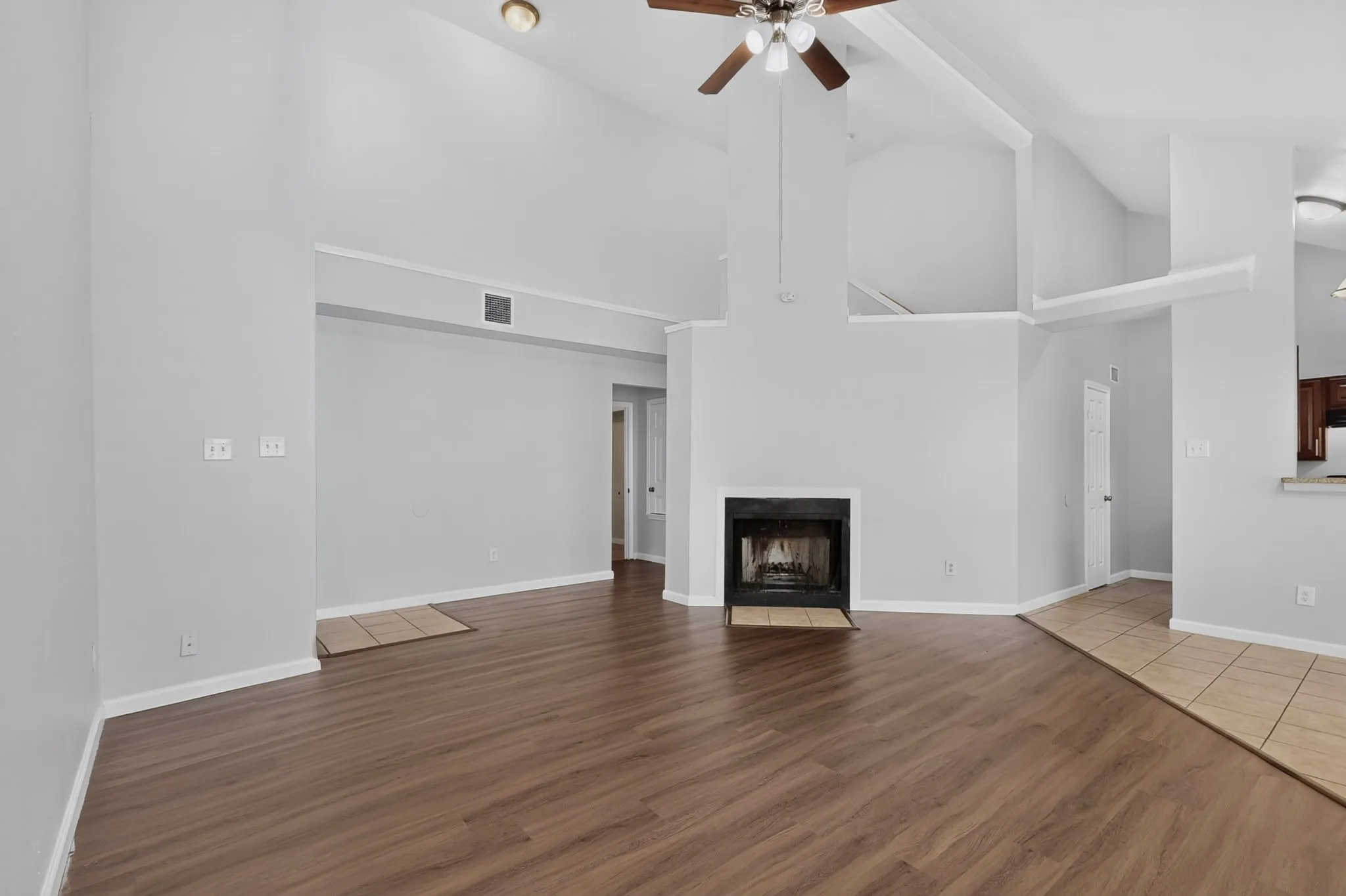 Single Family Residence For Rent in Denton County , 918 Sylvan Creek Drive, Lewisville, Texas 75067, 3 Bedroom, 2 Bathroom, 1 Garage spaces, 1,466 Sqft, built in 1985, mls#21402066, Real Estate Agent in Lewisville, Homes For Rent in Denton county, Homes For Rent in Lewisville, Realtor in Lewisville Texas, Real Estate Brokerage Independent Realty Texas, Luminita Cordes Realtor