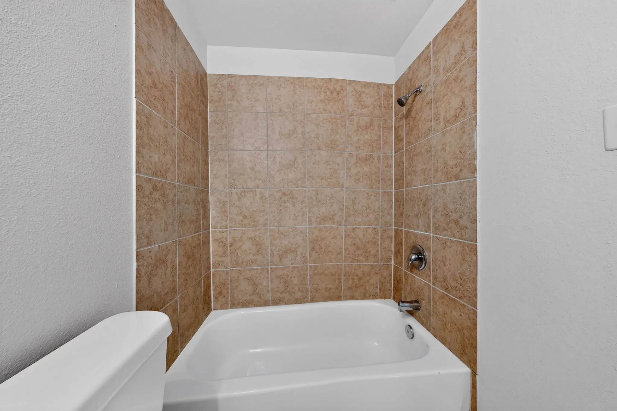 Single Family Residence For Rent in Denton County , 918 Sylvan Creek Drive, Lewisville, Texas 75067, 3 Bedroom, 2 Bathroom, 1 Garage spaces, 1,466 Sqft, built in 1985, mls#21402066, Real Estate Agent in Lewisville, Homes For Rent in Denton county, Homes For Rent in Lewisville, Realtor in Lewisville Texas, Real Estate Brokerage Independent Realty Texas, Luminita Cordes Realtor
