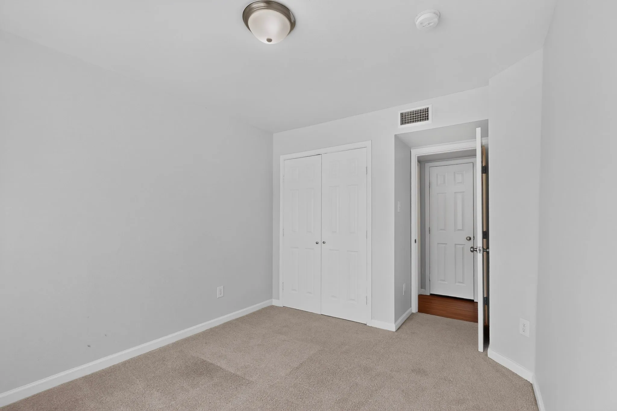 Single Family Residence For Rent in Denton County , 918 Sylvan Creek Drive, Lewisville, Texas 75067, 3 Bedroom, 2 Bathroom, 1 Garage spaces, 1,466 Sqft, built in 1985, mls#21402066, Real Estate Agent in Lewisville, Homes For Rent in Denton county, Homes For Rent in Lewisville, Realtor in Lewisville Texas, Real Estate Brokerage Independent Realty Texas, Luminita Cordes Realtor