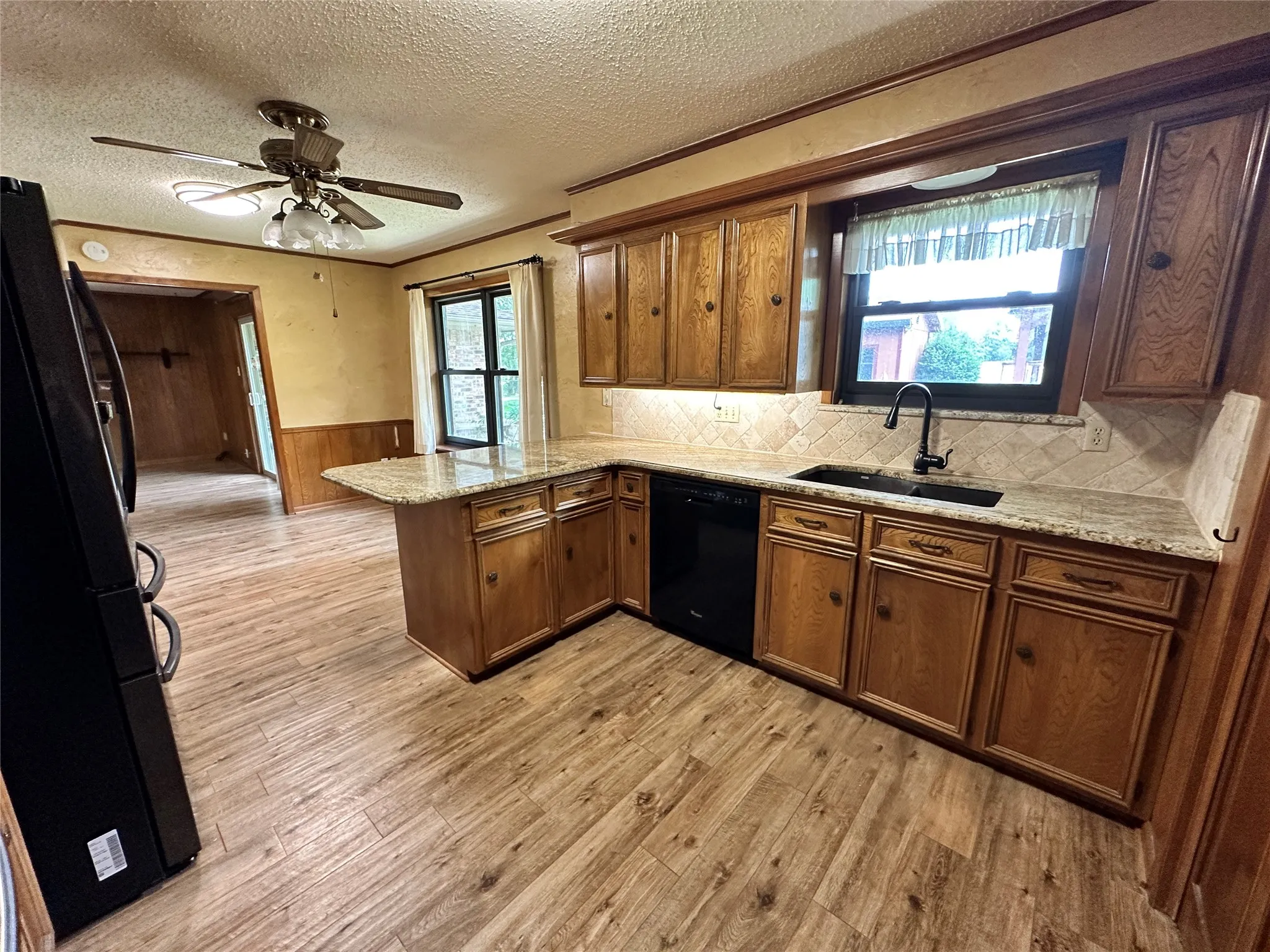 Single Family Residence For Rent in Navarro County , 120 W Drane Avenue, Corsicana, Texas 75110, 3 Bedroom, 2 Bathroom, 2 Garage spaces, 1,476 Sqft, built in 1976, mls#21402069, Real Estate Agent in Corsicana, Homes For Rent in Navarro county, Homes For Rent in Corsicana, Realtor in Corsicana Texas, Real Estate Brokerage Independent Realty Texas, Luminita Cordes Realtor