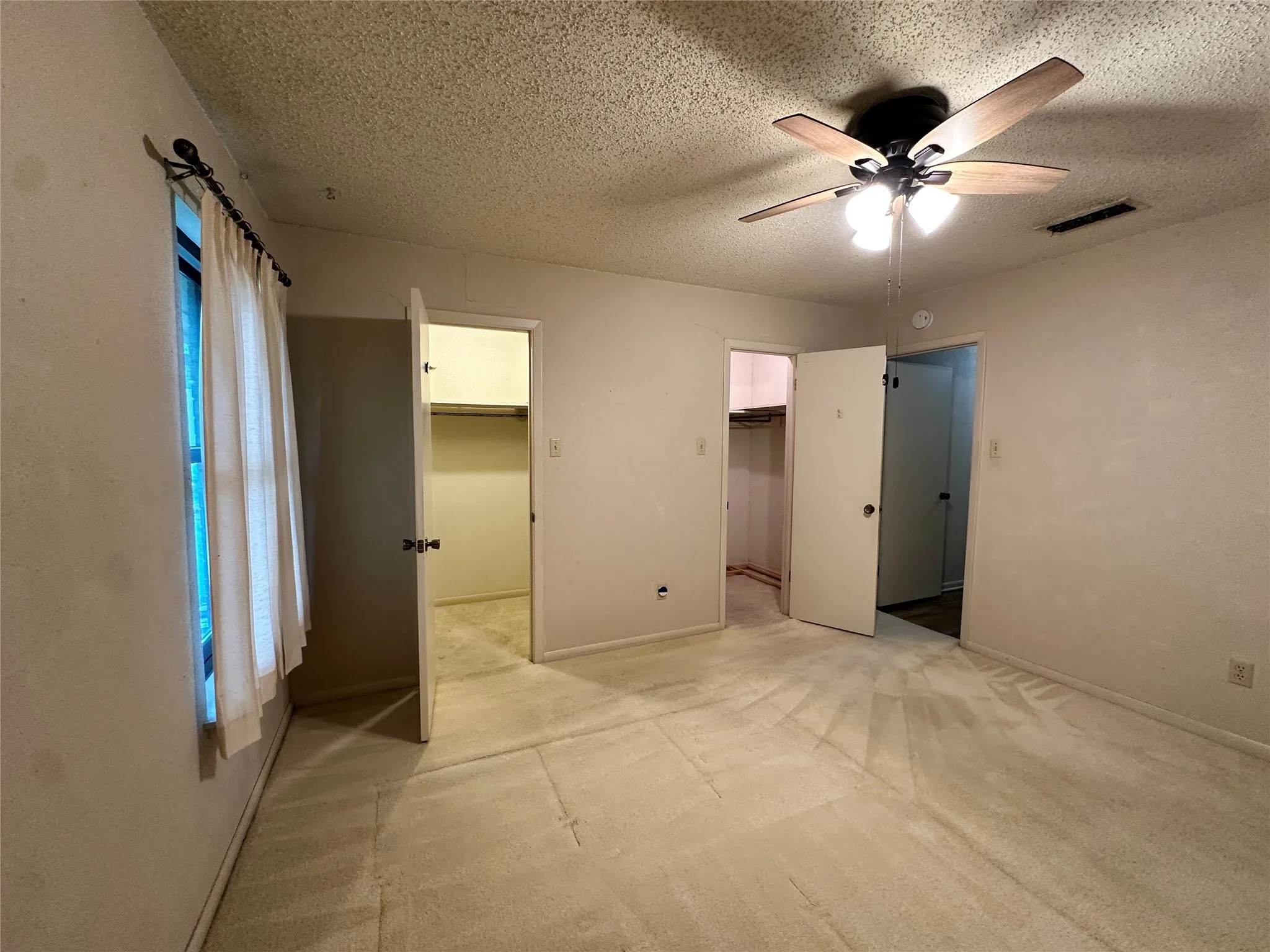 Single Family Residence For Rent in Navarro County , 120 W Drane Avenue, Corsicana, Texas 75110, 3 Bedroom, 2 Bathroom, 2 Garage spaces, 1,476 Sqft, built in 1976, mls#21402069, Real Estate Agent in Corsicana, Homes For Rent in Navarro county, Homes For Rent in Corsicana, Realtor in Corsicana Texas, Real Estate Brokerage Independent Realty Texas, Luminita Cordes Realtor