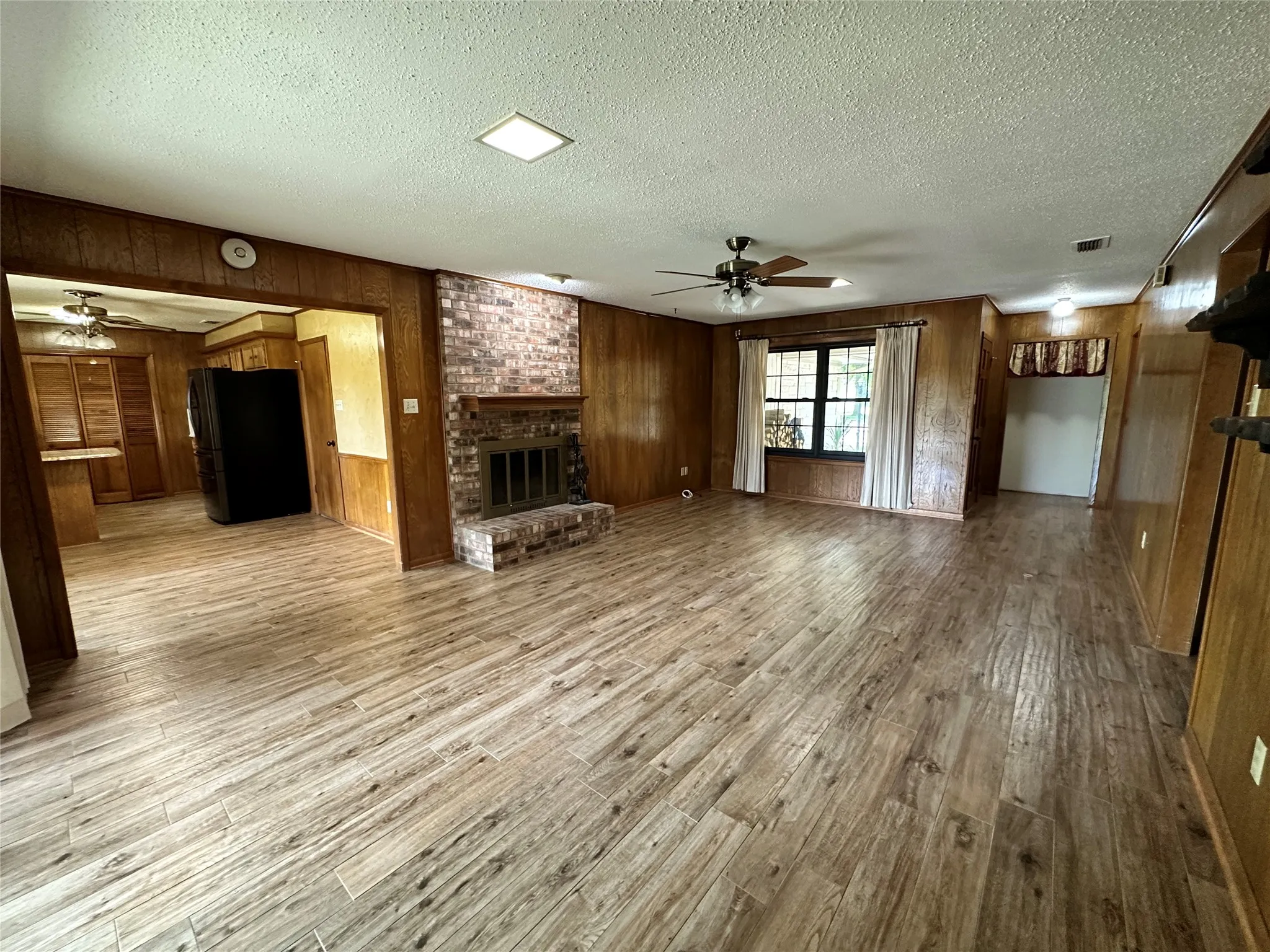 Single Family Residence For Rent in Navarro County , 120 W Drane Avenue, Corsicana, Texas 75110, 3 Bedroom, 2 Bathroom, 2 Garage spaces, 1,476 Sqft, built in 1976, mls#21402069, Real Estate Agent in Corsicana, Homes For Rent in Navarro county, Homes For Rent in Corsicana, Realtor in Corsicana Texas, Real Estate Brokerage Independent Realty Texas, Luminita Cordes Realtor