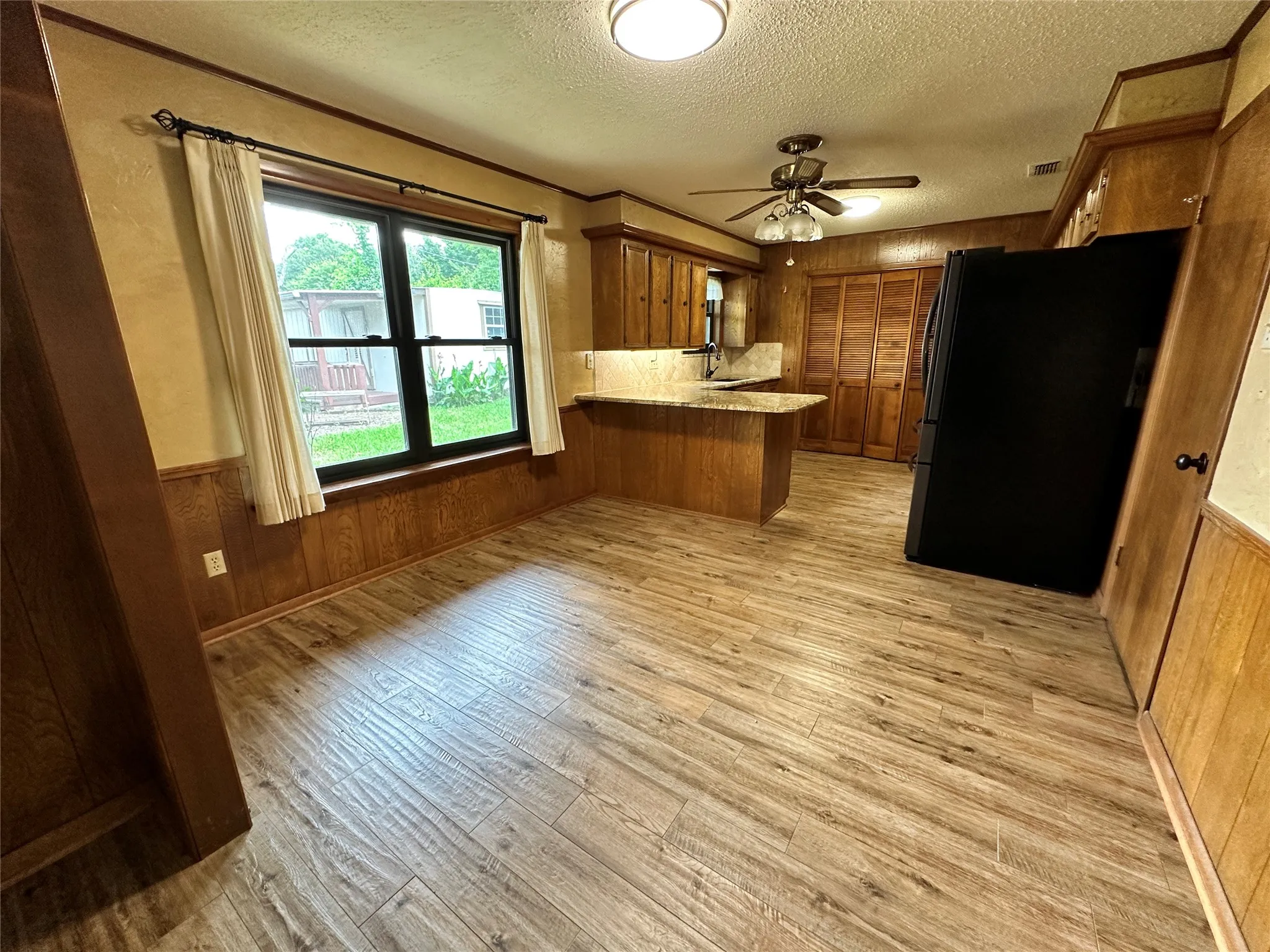 Single Family Residence For Rent in Navarro County , 120 W Drane Avenue, Corsicana, Texas 75110, 3 Bedroom, 2 Bathroom, 2 Garage spaces, 1,476 Sqft, built in 1976, mls#21402069, Real Estate Agent in Corsicana, Homes For Rent in Navarro county, Homes For Rent in Corsicana, Realtor in Corsicana Texas, Real Estate Brokerage Independent Realty Texas, Luminita Cordes Realtor