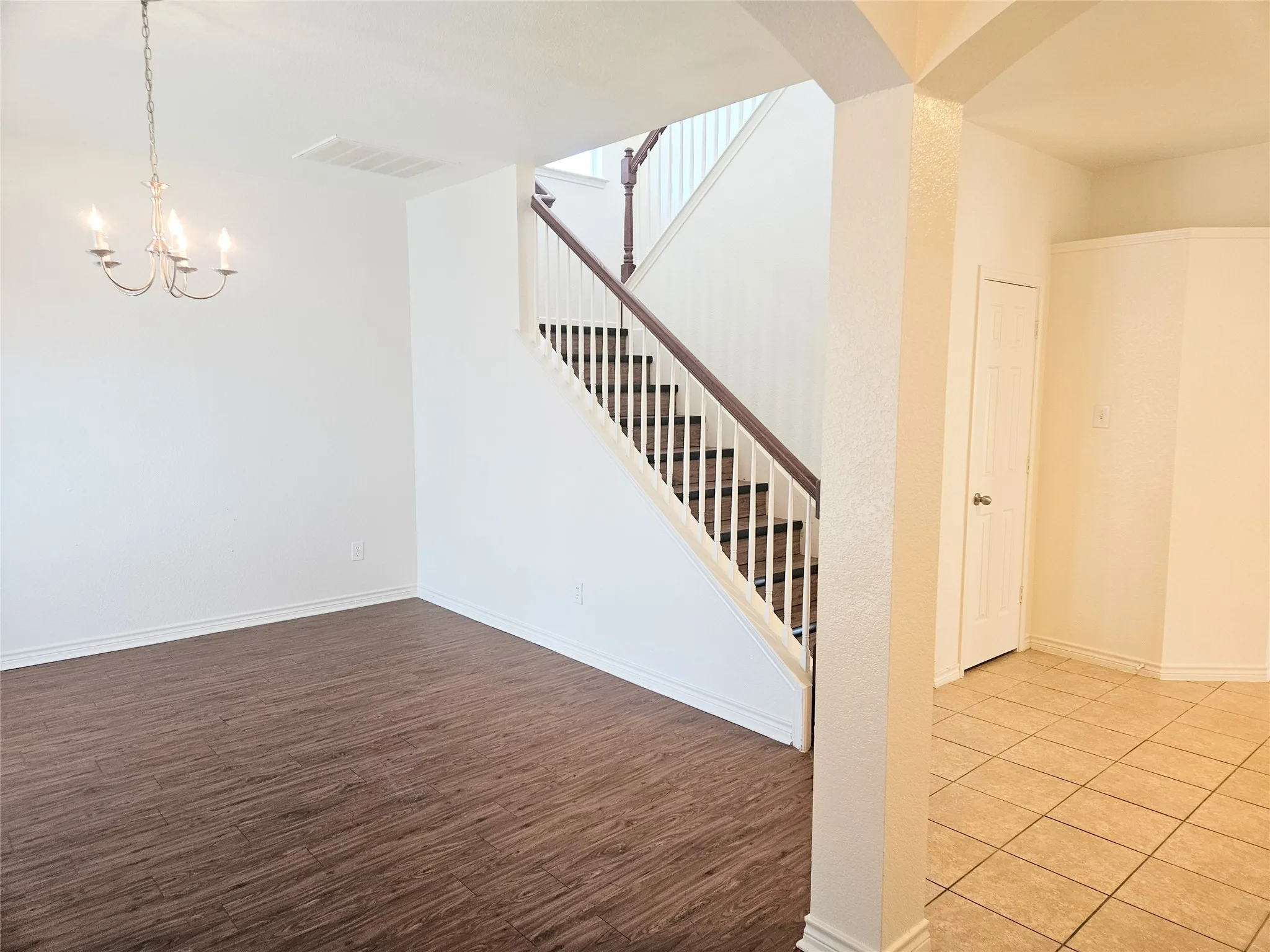 Single Family Residence For Rent in Tarrant County , 4260 Sweet Clover Lane, Fort Worth, Texas 76036, 3 Bedroom, 3 Bathroom, 2 Garage spaces, 2,295 Sqft, built in 2006, mls#21402070, Real Estate Agent in Fort Worth, Homes For Rent in Tarrant county, Homes For Rent in Fort Worth, Realtor in Fort Worth Texas, Real Estate Brokerage Independent Realty Texas, Luminita Cordes Realtor