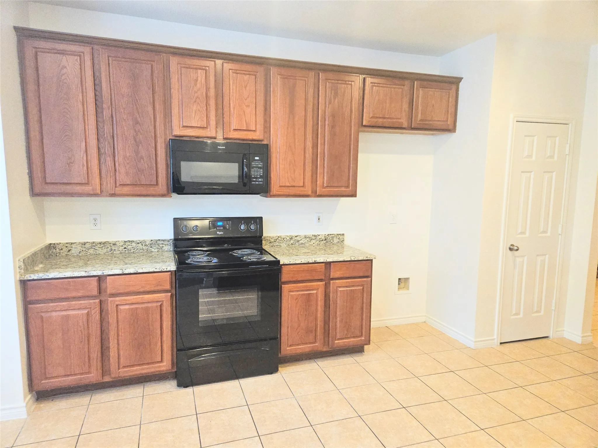 Single Family Residence For Rent in Tarrant County , 4260 Sweet Clover Lane, Fort Worth, Texas 76036, 3 Bedroom, 3 Bathroom, 2 Garage spaces, 2,295 Sqft, built in 2006, mls#21402070, Real Estate Agent in Fort Worth, Homes For Rent in Tarrant county, Homes For Rent in Fort Worth, Realtor in Fort Worth Texas, Real Estate Brokerage Independent Realty Texas, Luminita Cordes Realtor