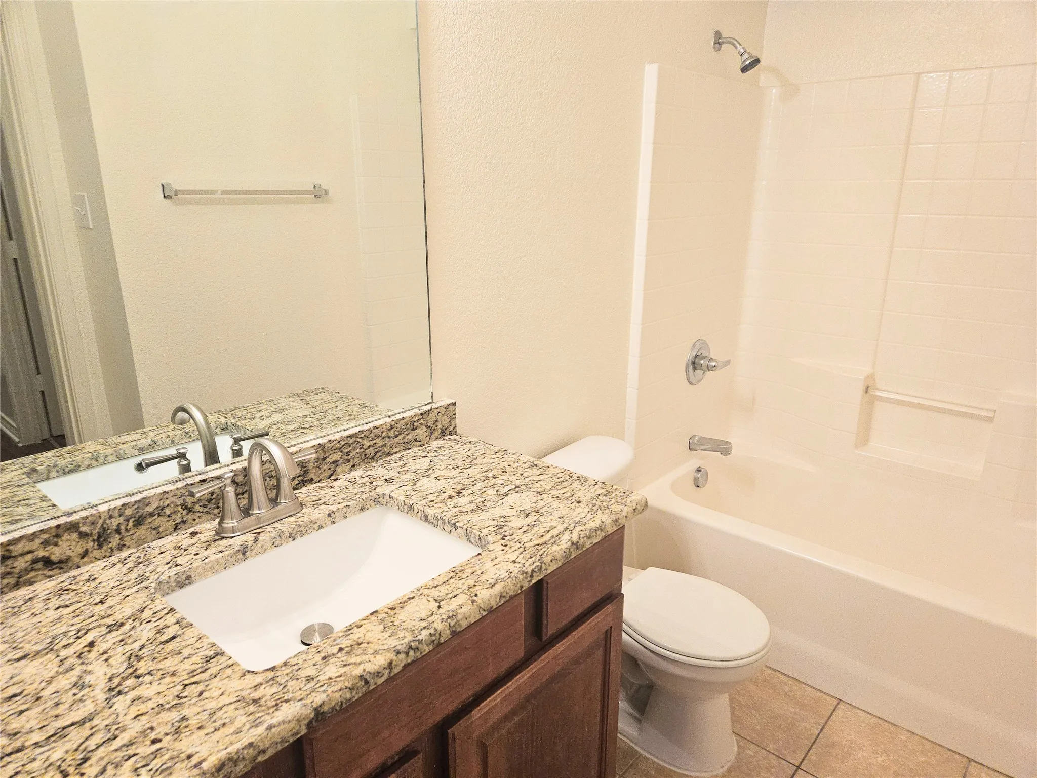 Single Family Residence For Rent in Tarrant County , 4260 Sweet Clover Lane, Fort Worth, Texas 76036, 3 Bedroom, 3 Bathroom, 2 Garage spaces, 2,295 Sqft, built in 2006, mls#21402070, Real Estate Agent in Fort Worth, Homes For Rent in Tarrant county, Homes For Rent in Fort Worth, Realtor in Fort Worth Texas, Real Estate Brokerage Independent Realty Texas, Luminita Cordes Realtor