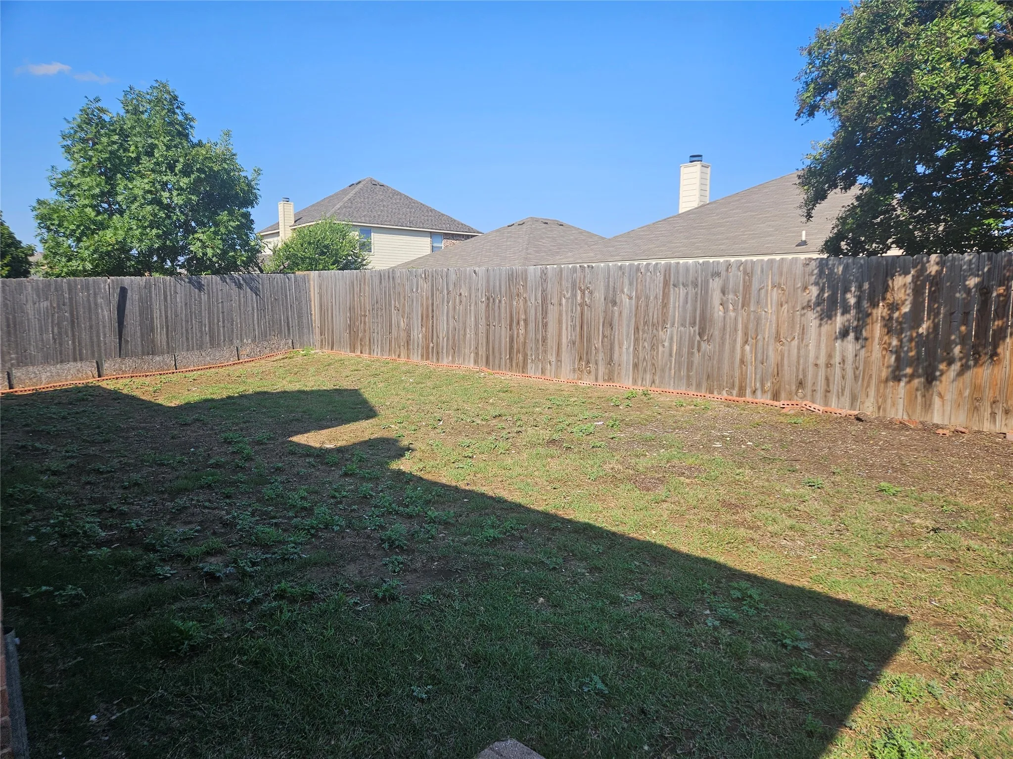 Single Family Residence For Rent in Tarrant County , 4260 Sweet Clover Lane, Fort Worth, Texas 76036, 3 Bedroom, 3 Bathroom, 2 Garage spaces, 2,295 Sqft, built in 2006, mls#21402070, Real Estate Agent in Fort Worth, Homes For Rent in Tarrant county, Homes For Rent in Fort Worth, Realtor in Fort Worth Texas, Real Estate Brokerage Independent Realty Texas, Luminita Cordes Realtor