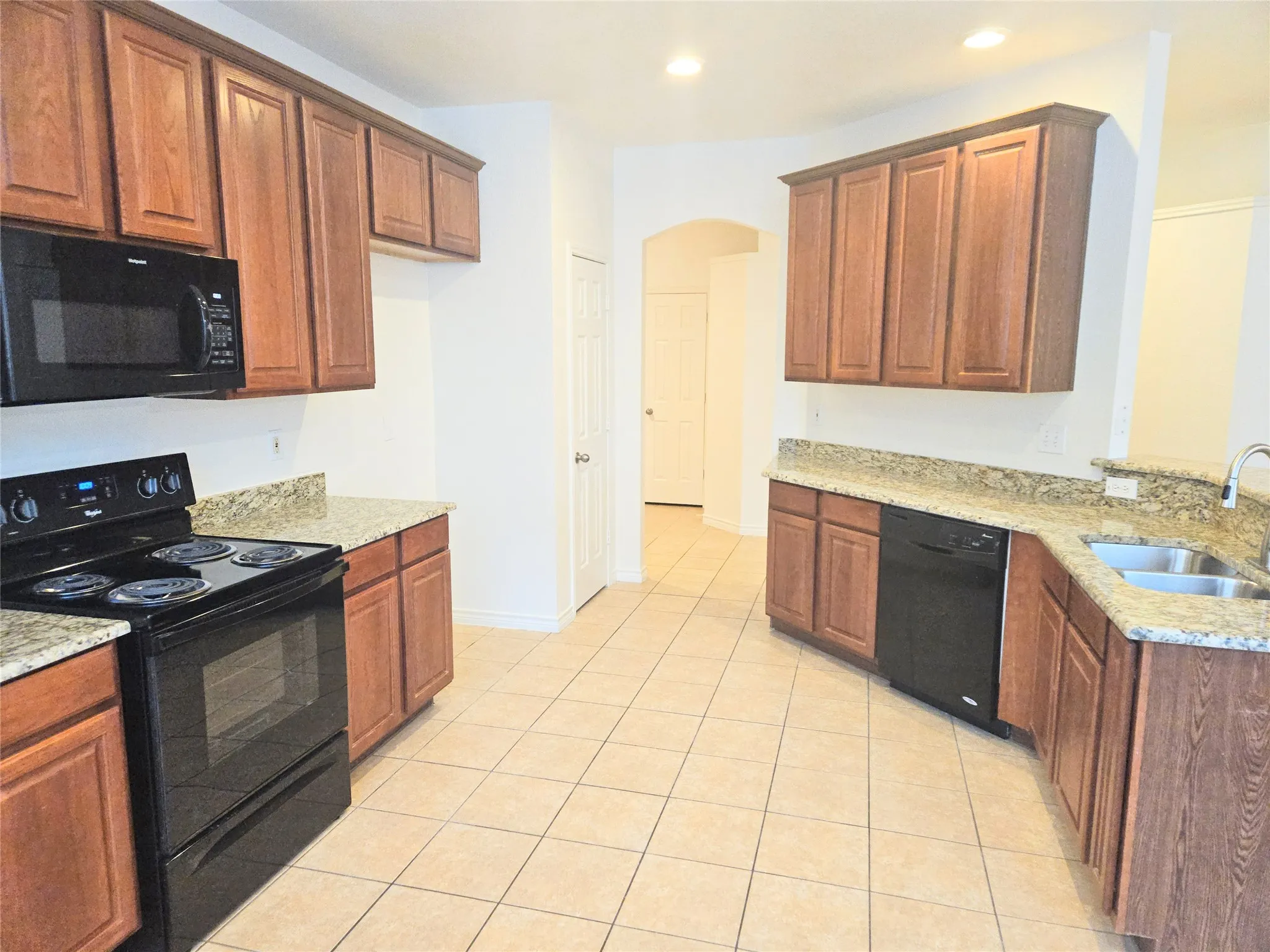Single Family Residence For Rent in Tarrant County , 4260 Sweet Clover Lane, Fort Worth, Texas 76036, 3 Bedroom, 3 Bathroom, 2 Garage spaces, 2,295 Sqft, built in 2006, mls#21402070, Real Estate Agent in Fort Worth, Homes For Rent in Tarrant county, Homes For Rent in Fort Worth, Realtor in Fort Worth Texas, Real Estate Brokerage Independent Realty Texas, Luminita Cordes Realtor