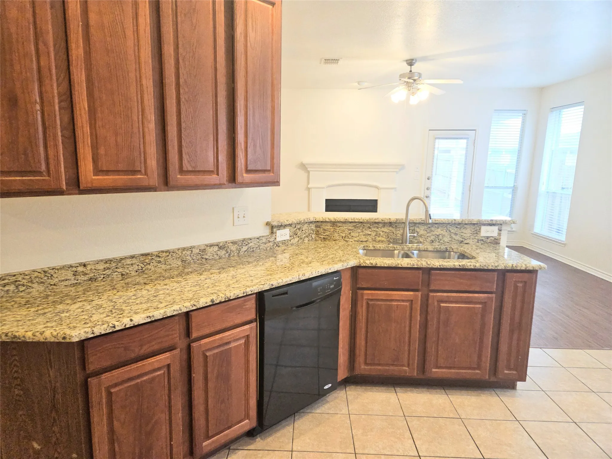 Single Family Residence For Rent in Tarrant County , 4260 Sweet Clover Lane, Fort Worth, Texas 76036, 3 Bedroom, 3 Bathroom, 2 Garage spaces, 2,295 Sqft, built in 2006, mls#21402070, Real Estate Agent in Fort Worth, Homes For Rent in Tarrant county, Homes For Rent in Fort Worth, Realtor in Fort Worth Texas, Real Estate Brokerage Independent Realty Texas, Luminita Cordes Realtor