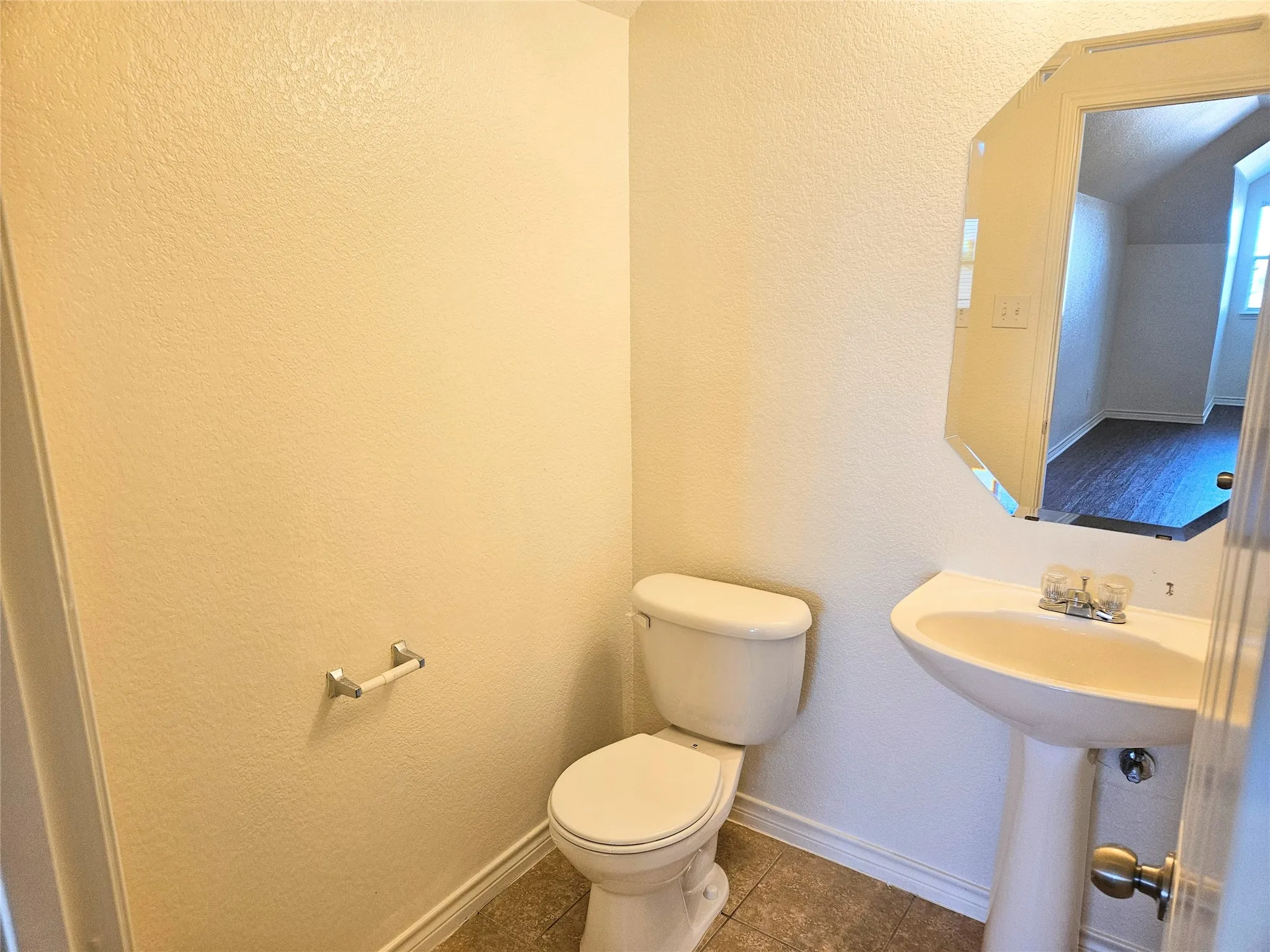 Single Family Residence For Rent in Tarrant County , 4260 Sweet Clover Lane, Fort Worth, Texas 76036, 3 Bedroom, 3 Bathroom, 2 Garage spaces, 2,295 Sqft, built in 2006, mls#21402070, Real Estate Agent in Fort Worth, Homes For Rent in Tarrant county, Homes For Rent in Fort Worth, Realtor in Fort Worth Texas, Real Estate Brokerage Independent Realty Texas, Luminita Cordes Realtor