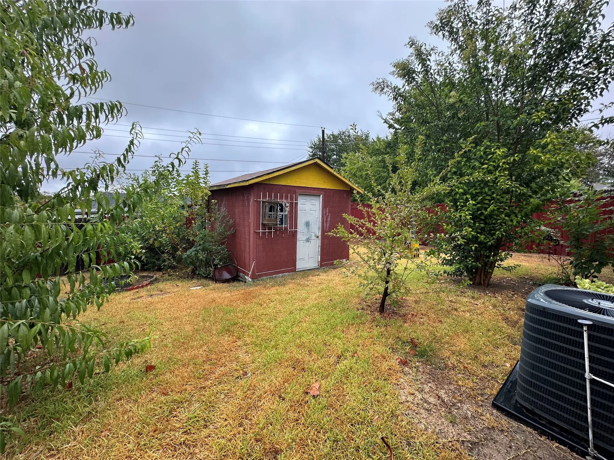 Single Family Residence For Sale in Dallas County , 4141 Clark College Drive, Dallas, Texas 75241, 3 Bedroom, 2 Bathroom, Garage spaces, 1,425 Sqft, built in 1970, mls#21401238, Real Estate Agent in Dallas, Homes For Sale in Dallas county, Homes For Sale in Dallas, Realtor in Dallas Texas, Real Estate Brokerage Independent Realty Texas, Luminita Cordes Realtor