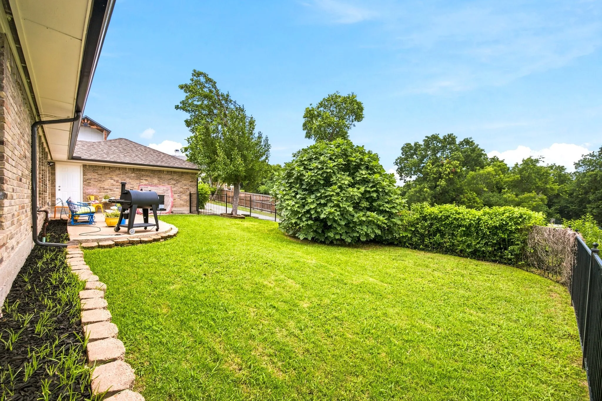Single Family Residence For Sale in Rockwall County , 107 Becky Lane, Rockwall, Texas 75087, 4 Bedroom, 3 Bathroom, 2 Garage spaces, 2,186 Sqft, built in 1985, mls#21401563, Real Estate Agent in Rockwall, Homes For Sale in Rockwall county, Homes For Sale in Rockwall, Realtor in Rockwall Texas, Real Estate Brokerage Independent Realty Texas, Luminita Cordes Realtor