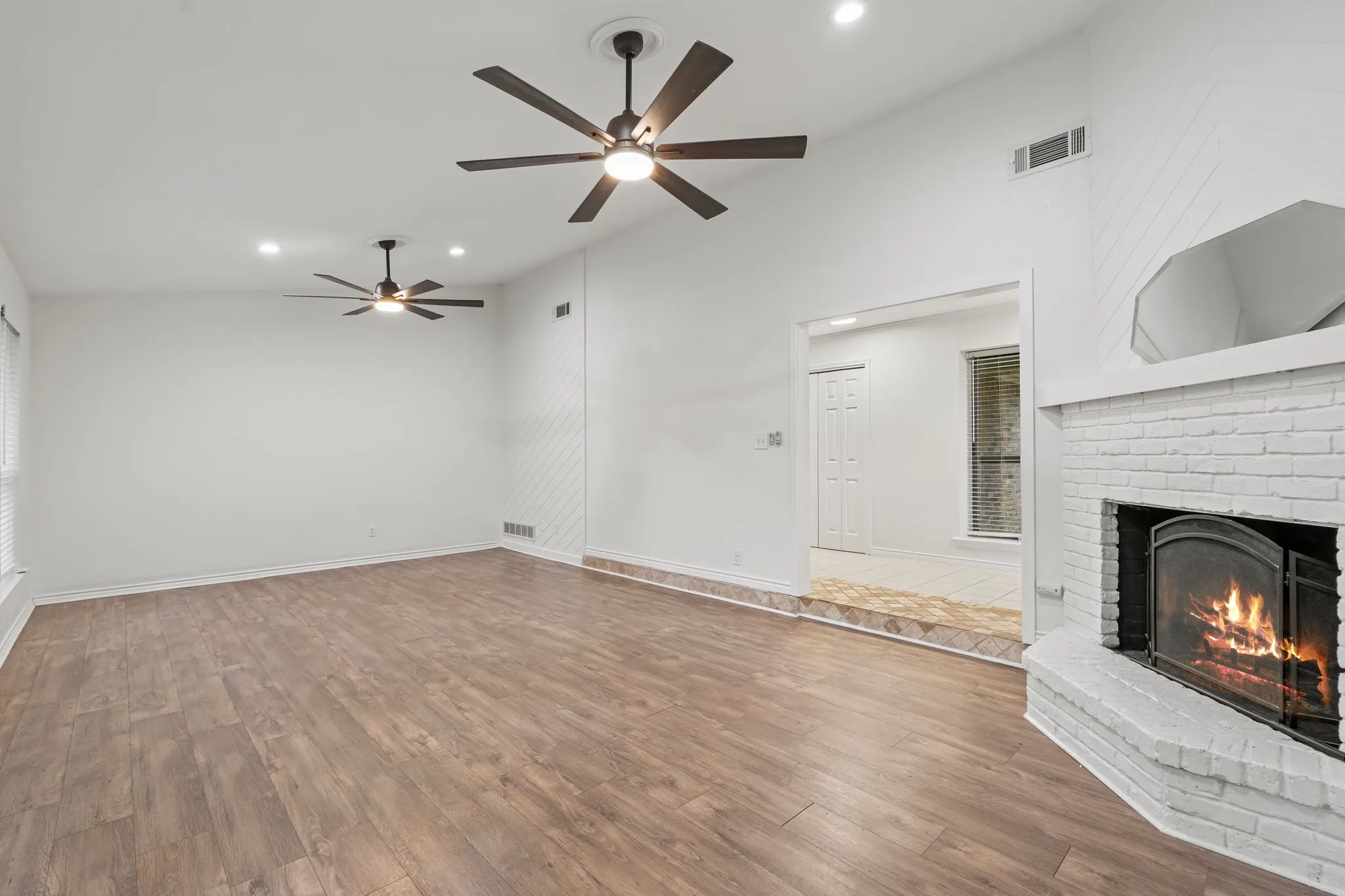 Single Family Residence For Sale in Rockwall County , 107 Becky Lane, Rockwall, Texas 75087, 4 Bedroom, 3 Bathroom, 2 Garage spaces, 2,186 Sqft, built in 1985, mls#21401563, Real Estate Agent in Rockwall, Homes For Sale in Rockwall county, Homes For Sale in Rockwall, Realtor in Rockwall Texas, Real Estate Brokerage Independent Realty Texas, Luminita Cordes Realtor