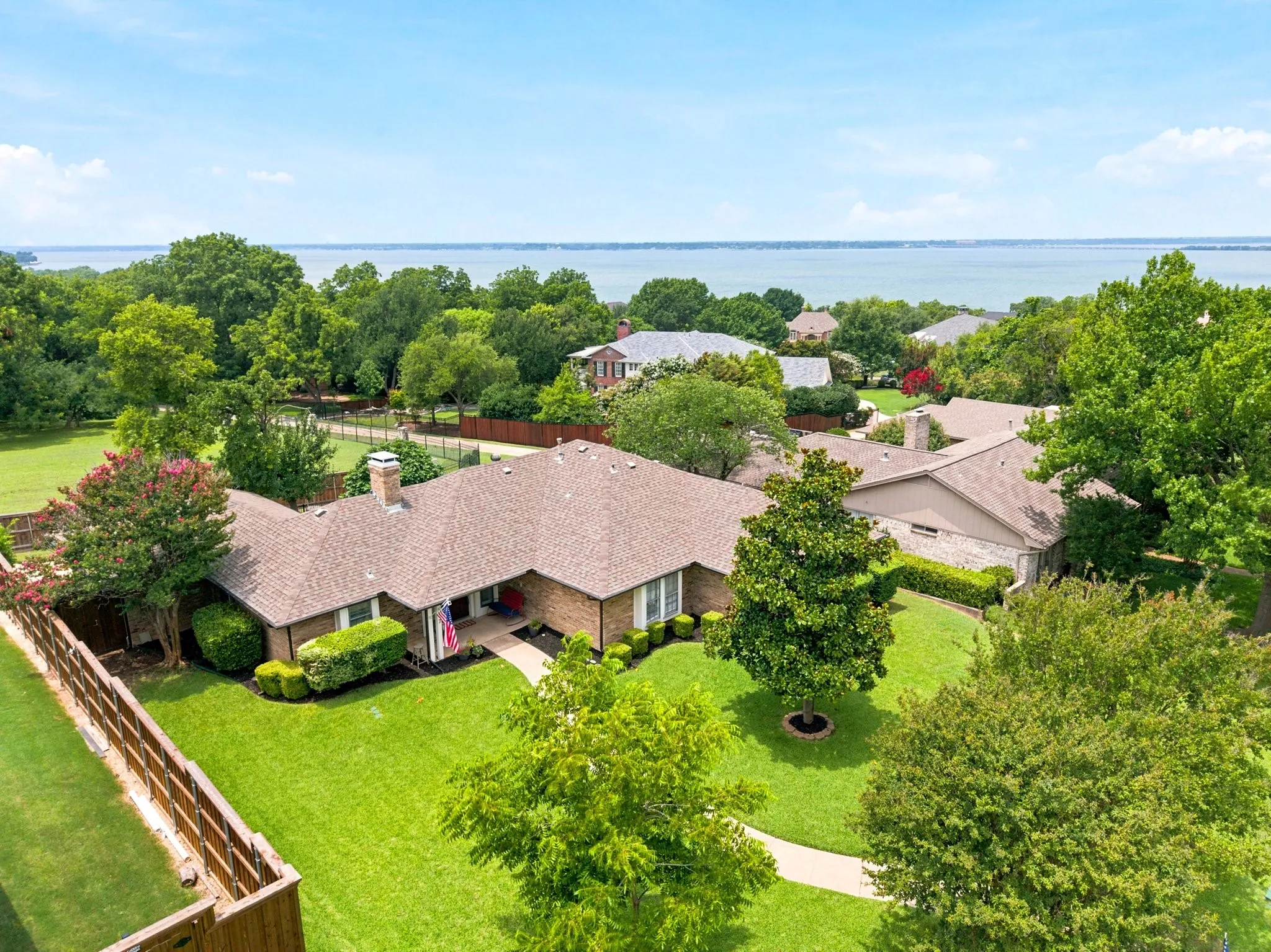 Single Family Residence For Sale in Rockwall County , 107 Becky Lane, Rockwall, Texas 75087, 4 Bedroom, 3 Bathroom, 2 Garage spaces, 2,186 Sqft, built in 1985, mls#21401563, Real Estate Agent in Rockwall, Homes For Sale in Rockwall county, Homes For Sale in Rockwall, Realtor in Rockwall Texas, Real Estate Brokerage Independent Realty Texas, Luminita Cordes Realtor