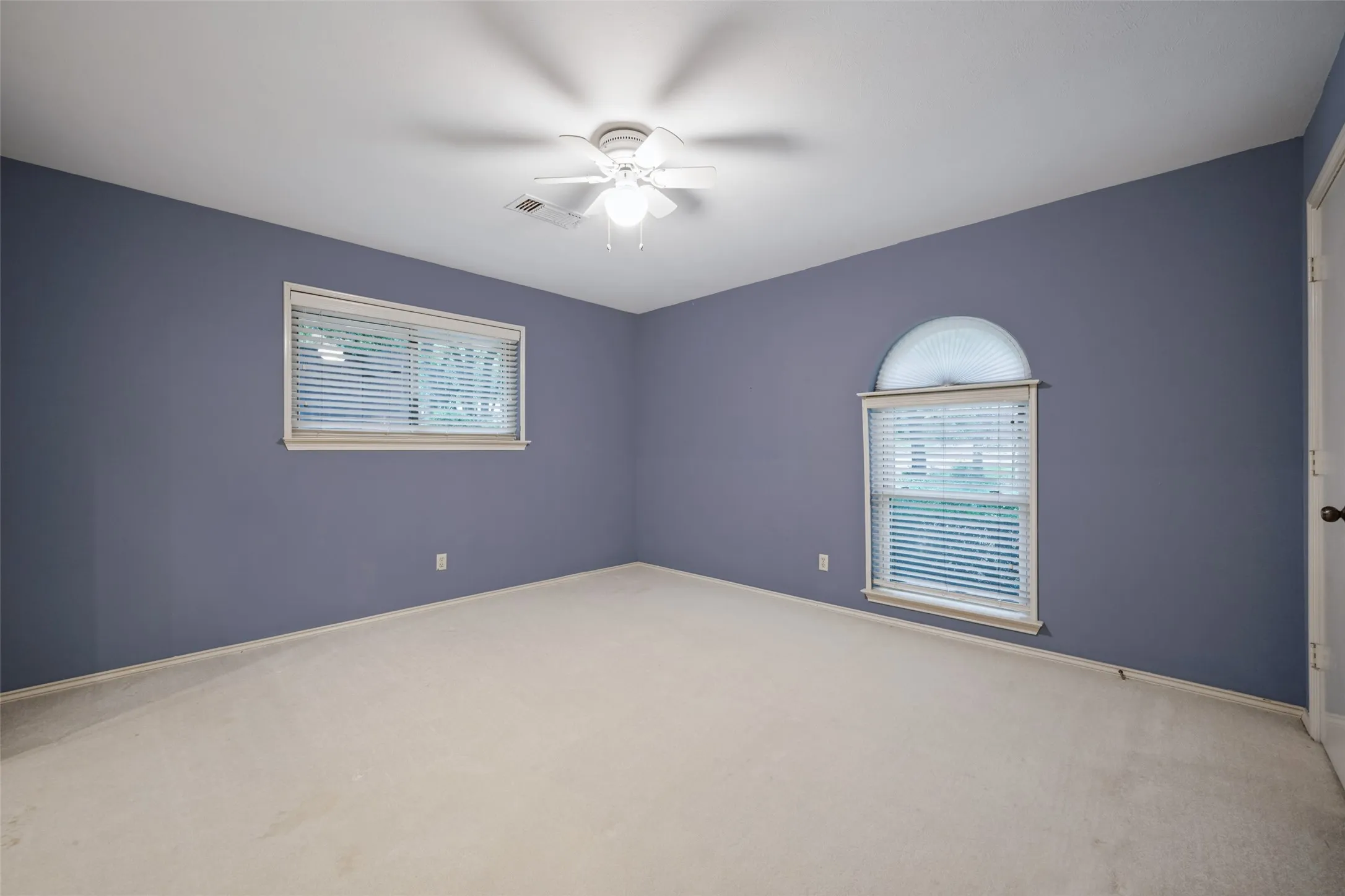Single Family Residence For Sale in Denton County , 6 Timbergreen Circle, Denton, Texas 76205, 4 Bedroom, 3 Bathroom, 2 Garage spaces, 3,737 Sqft, built in 1980, mls#21401711, Real Estate Agent in Denton, Homes For Sale in Denton county, Homes For Sale in Denton, Realtor in Denton Texas, Real Estate Brokerage Independent Realty Texas, Luminita Cordes Realtor