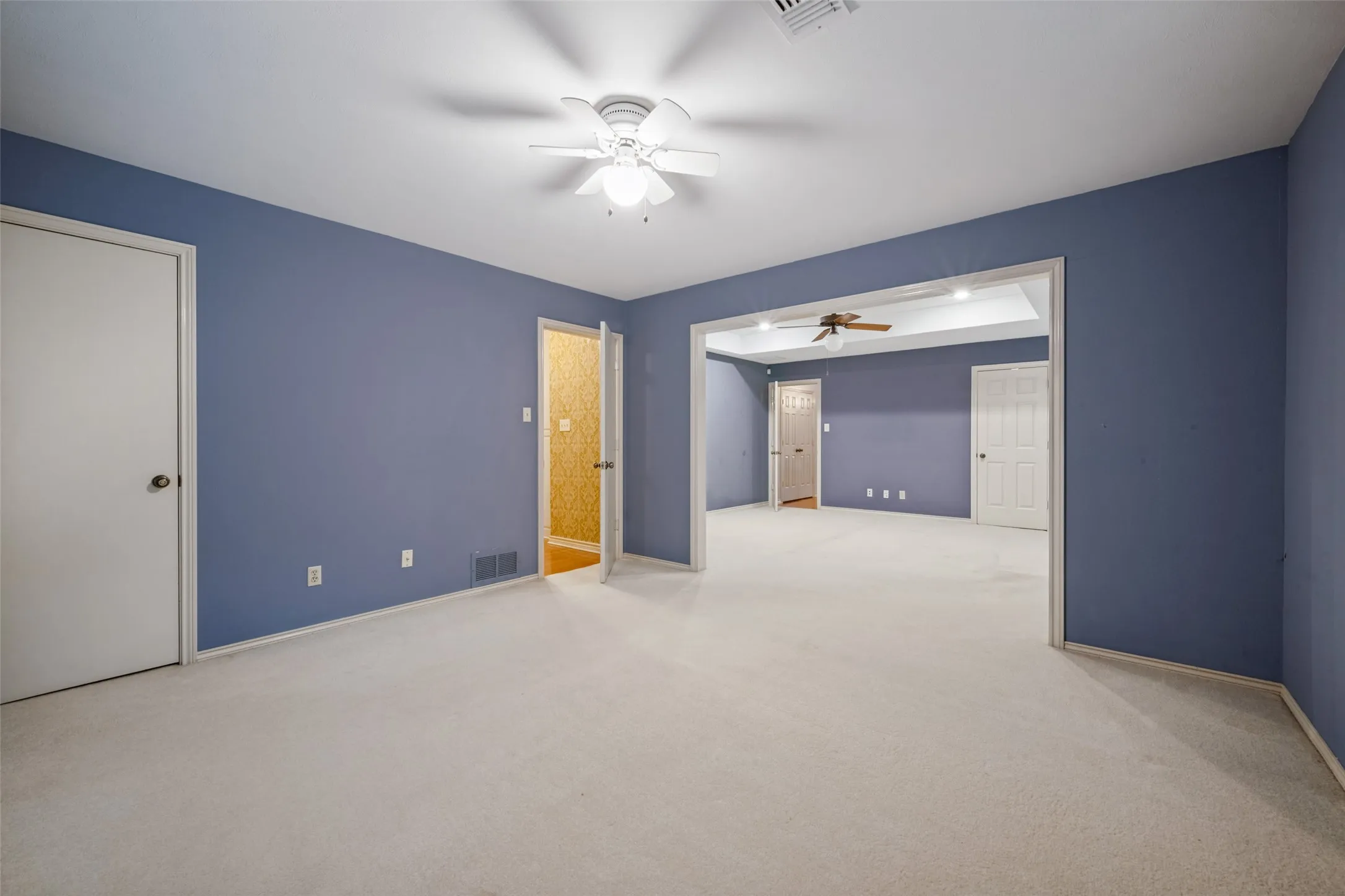 Single Family Residence For Sale in Denton County , 6 Timbergreen Circle, Denton, Texas 76205, 4 Bedroom, 3 Bathroom, 2 Garage spaces, 3,737 Sqft, built in 1980, mls#21401711, Real Estate Agent in Denton, Homes For Sale in Denton county, Homes For Sale in Denton, Realtor in Denton Texas, Real Estate Brokerage Independent Realty Texas, Luminita Cordes Realtor