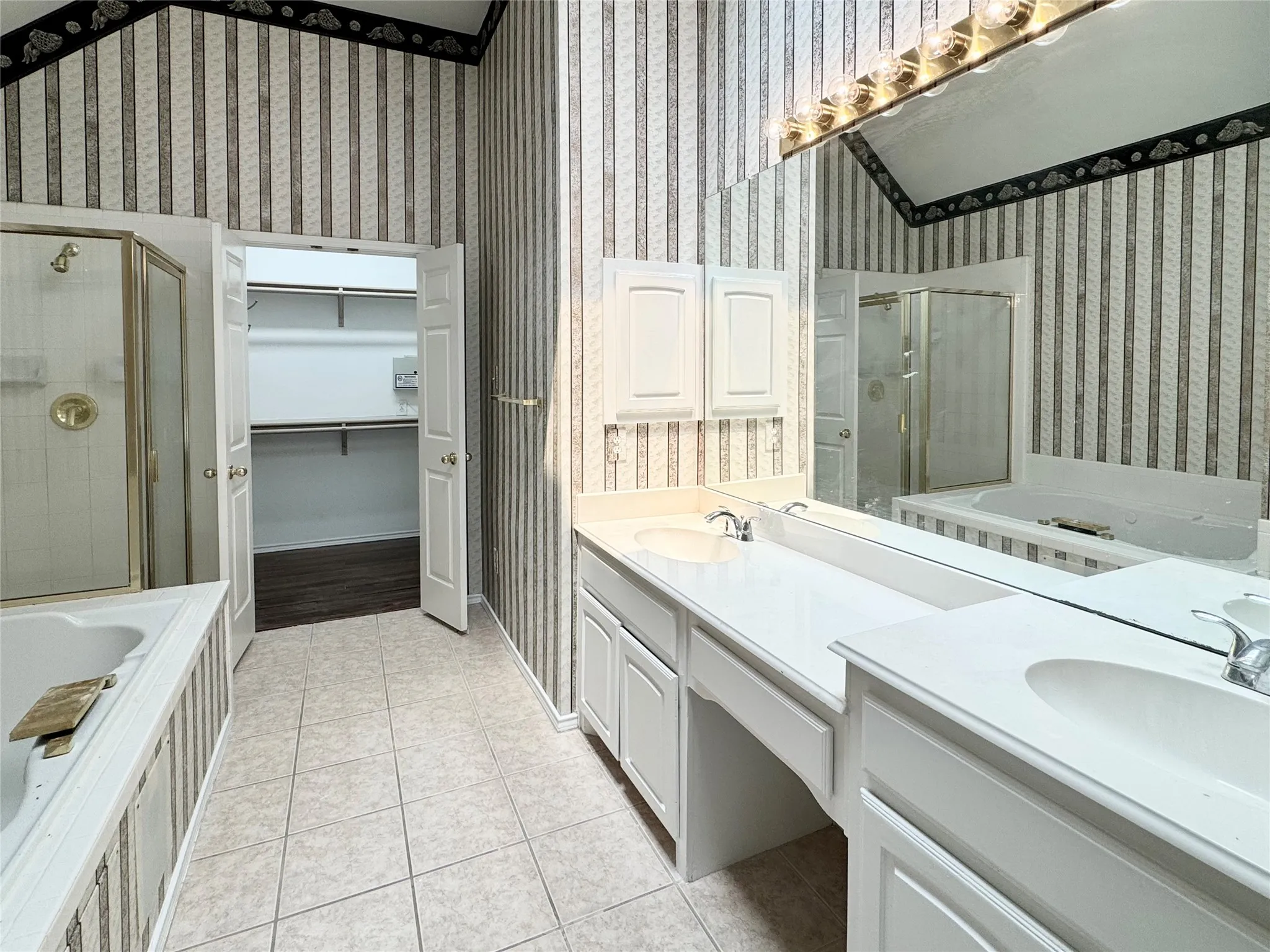 Single Family Residence For Rent in Collin County , 4704 Rockcreek Lane, Plano, Texas 75024, 3 Bedroom, 3 Bathroom, 2 Garage spaces, 2,367 Sqft, built in 1995, mls#21402074, Real Estate Agent in Plano, Homes For Rent in Collin county, Homes For Rent in Plano, Realtor in Plano Texas, Real Estate Brokerage Independent Realty Texas, Luminita Cordes Realtor
