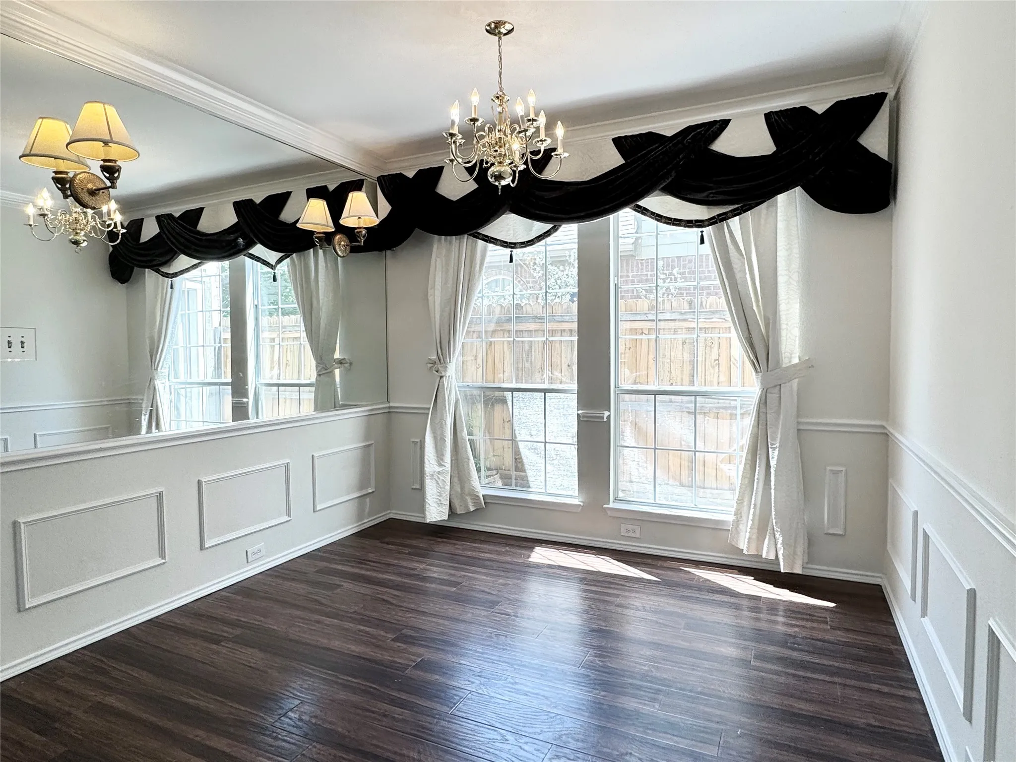 Single Family Residence For Rent in Collin County , 4704 Rockcreek Lane, Plano, Texas 75024, 3 Bedroom, 3 Bathroom, 2 Garage spaces, 2,367 Sqft, built in 1995, mls#21402074, Real Estate Agent in Plano, Homes For Rent in Collin county, Homes For Rent in Plano, Realtor in Plano Texas, Real Estate Brokerage Independent Realty Texas, Luminita Cordes Realtor